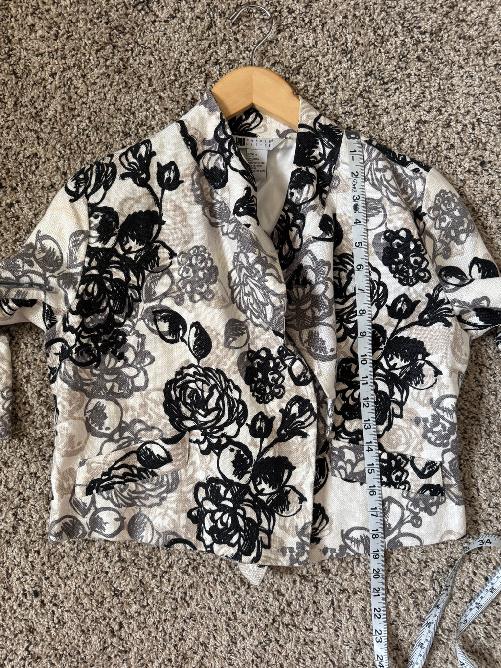 Carole Little 100% Linen Size S White Blazer With Black and Grey Flower Detail