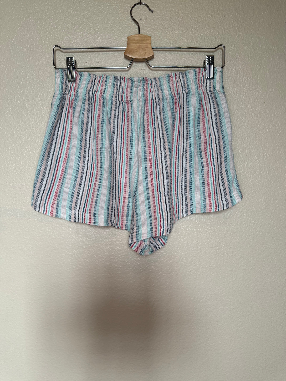 Oliviaceous 55% Linen 45% Cotton L Multi-Colored Striped Shorts