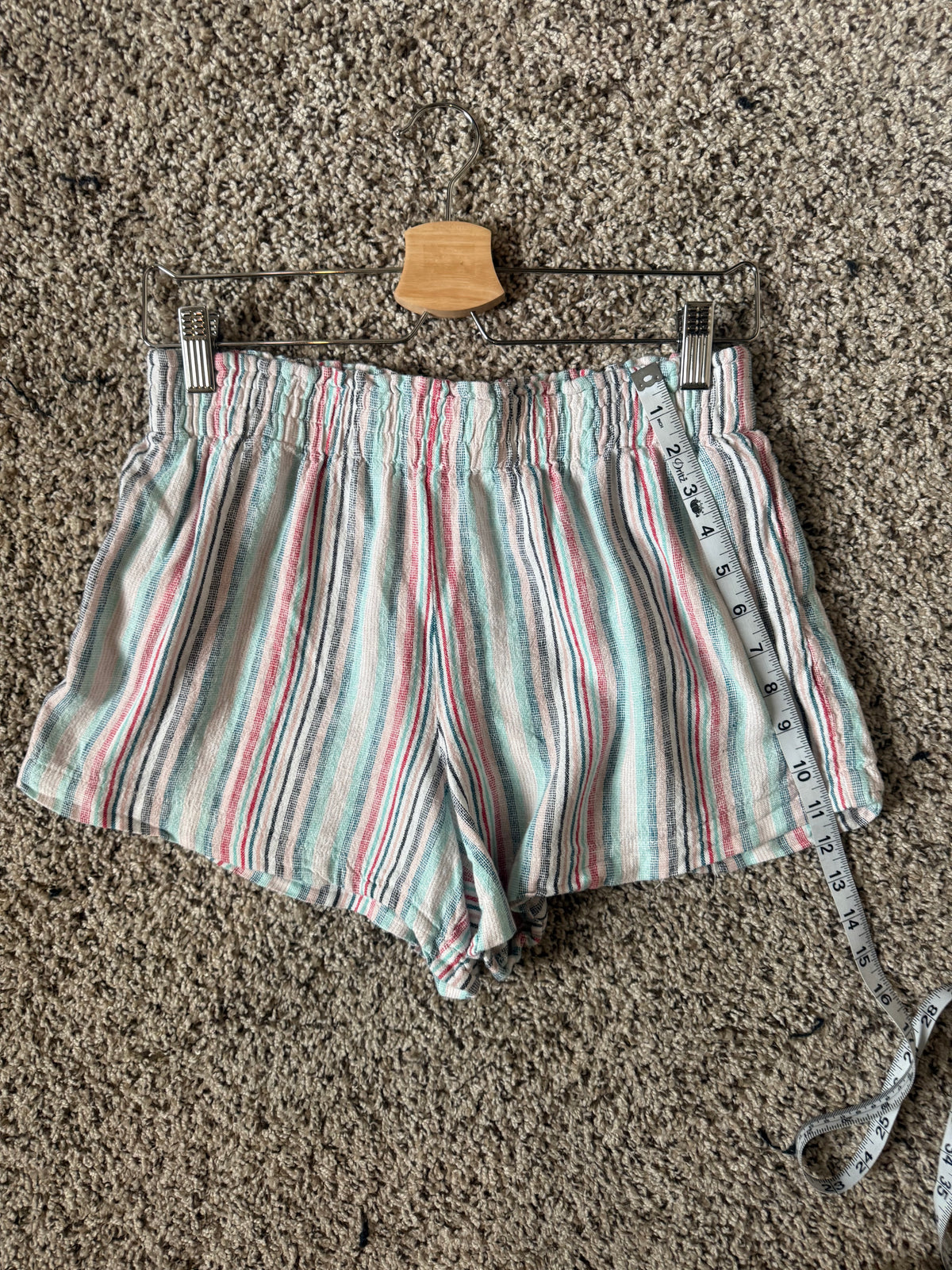 Oliviaceous 55% Linen 45% Cotton L Multi-Colored Striped Shorts