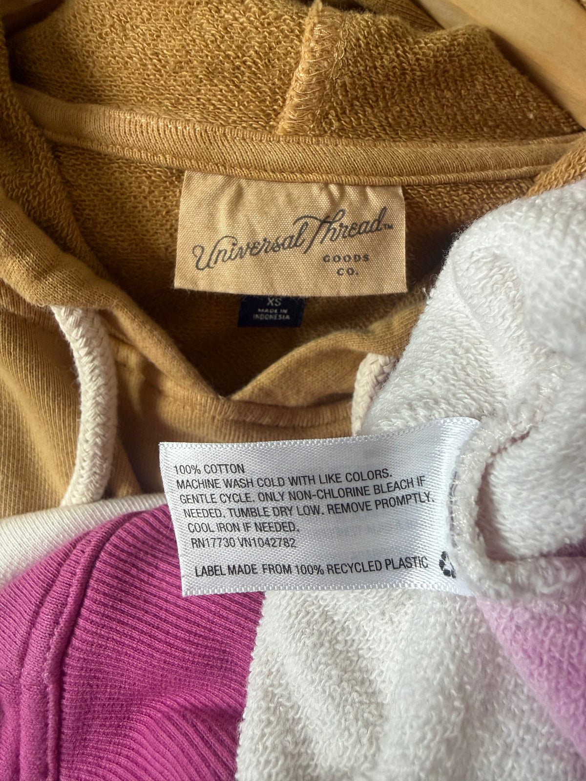 Universal Threads 100% Cotton XS Tan White and Magenta Ombre Hoodie