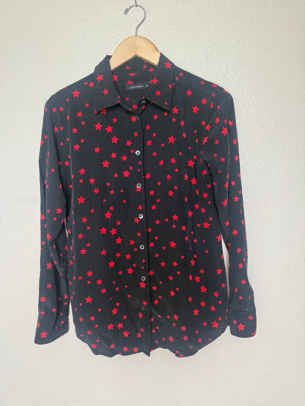 Kate Moss Equipment 100% Silk S Black with Red Star Print Long Sleeve Button Down
