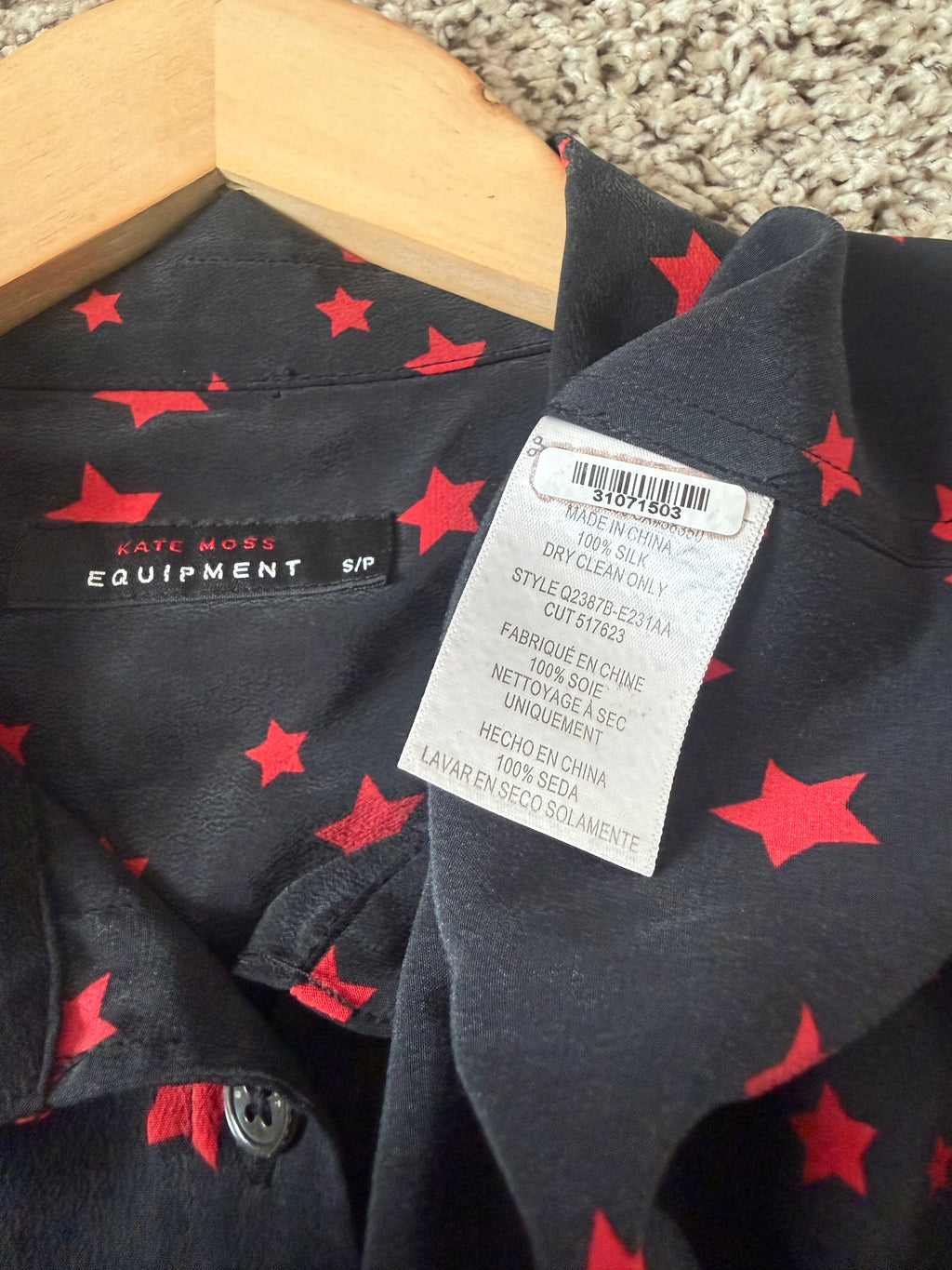 Kate Moss Equipment 100% Silk S Black with Red Star Print Long Sleeve Button Down