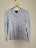 Banana Republic 60% Cotton 40% Viscose M Light Grey V-Neck