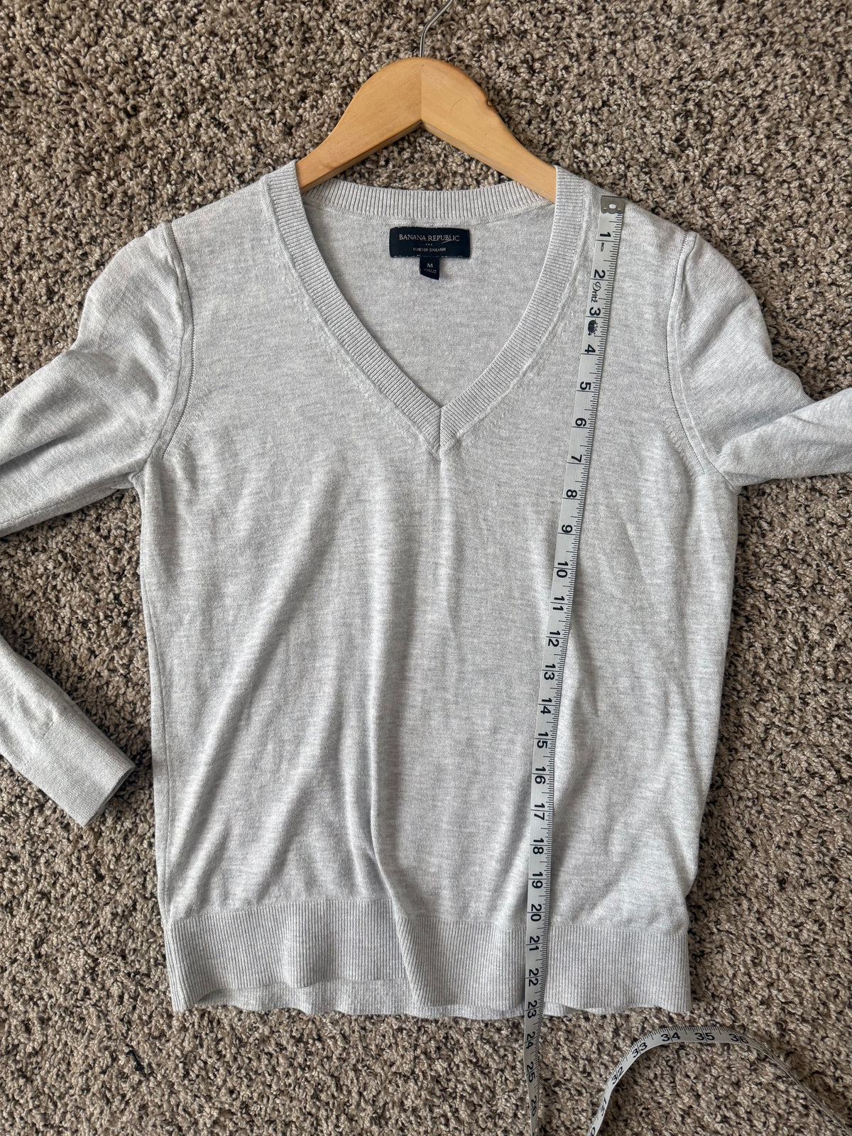 Banana Republic 60% Cotton 40% Viscose M Light Grey V-Neck