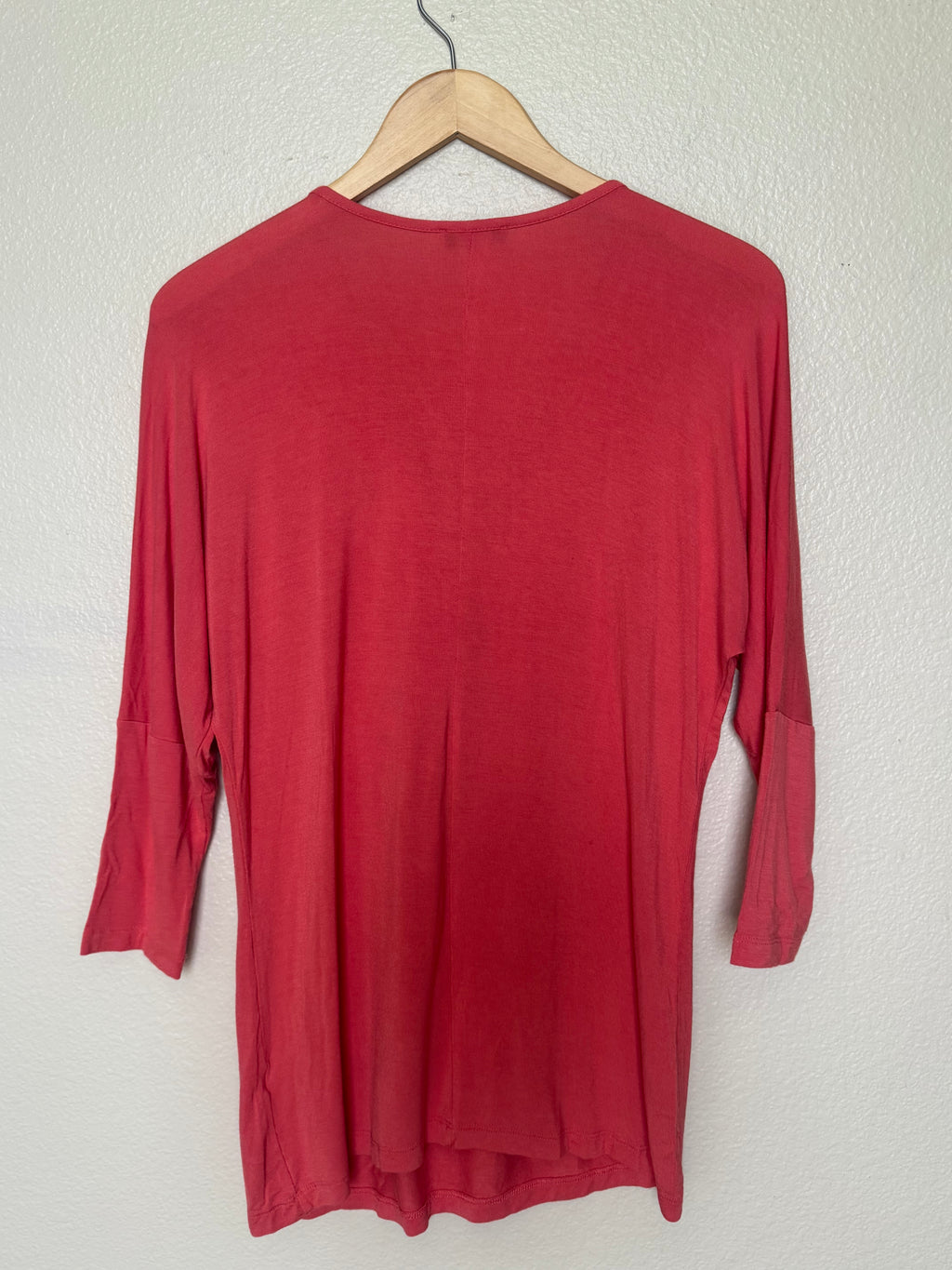 Venus 95% Rayon 5% Spandex M Coral V-Neck 3/4 Sleeve with Zipper Detail