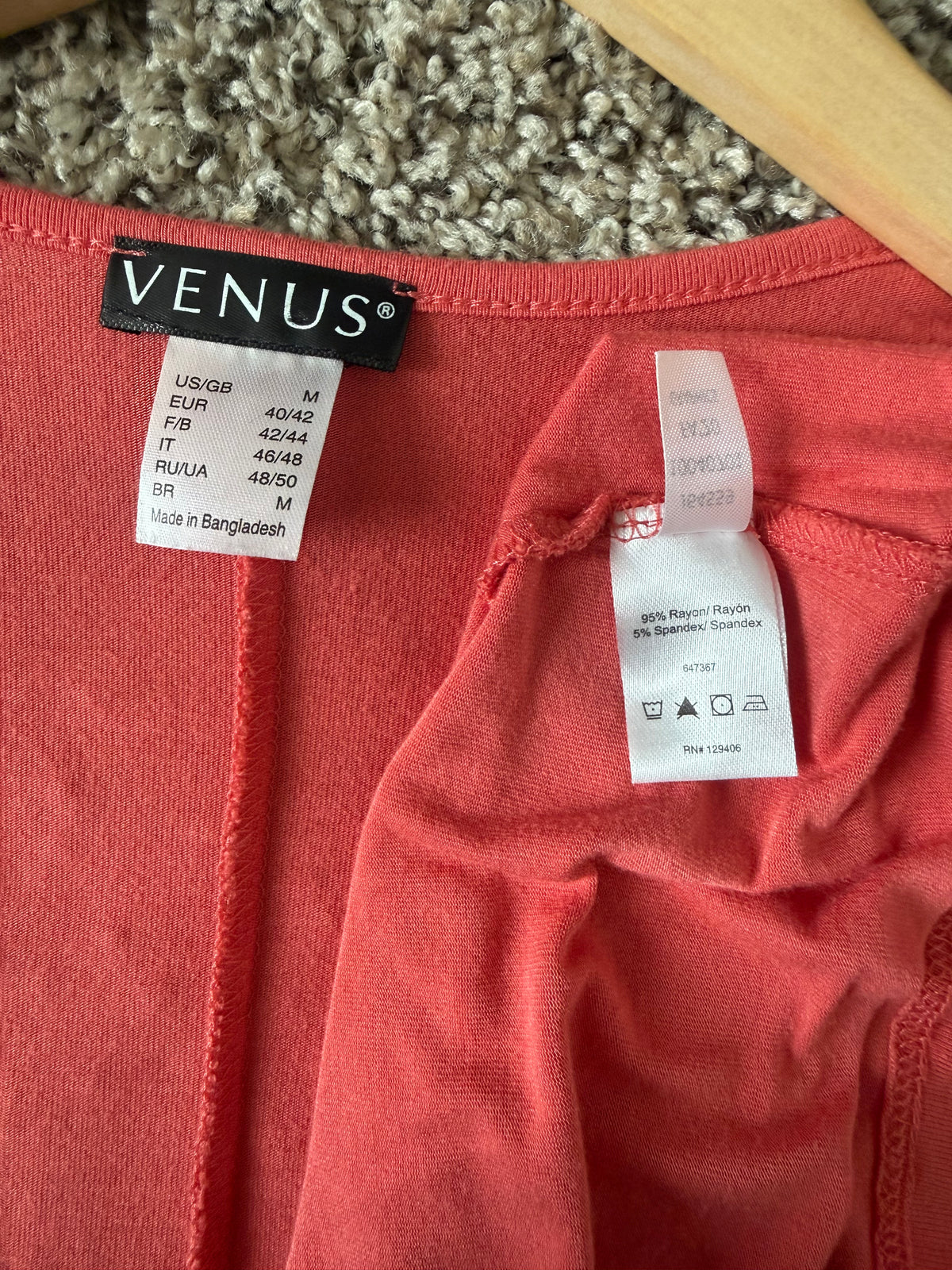 Venus 95% Rayon 5% Spandex M Coral V-Neck 3/4 Sleeve with Zipper Detail