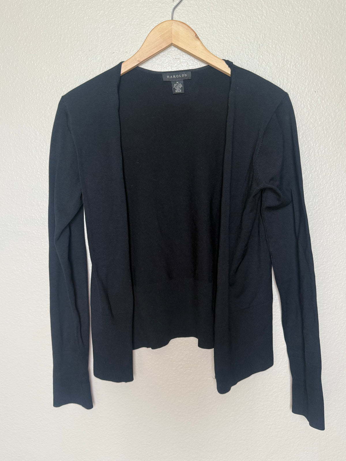 Harolds 84% Silk 14% Nylon 2% Spandex M Black Long Sleeve Cardigan