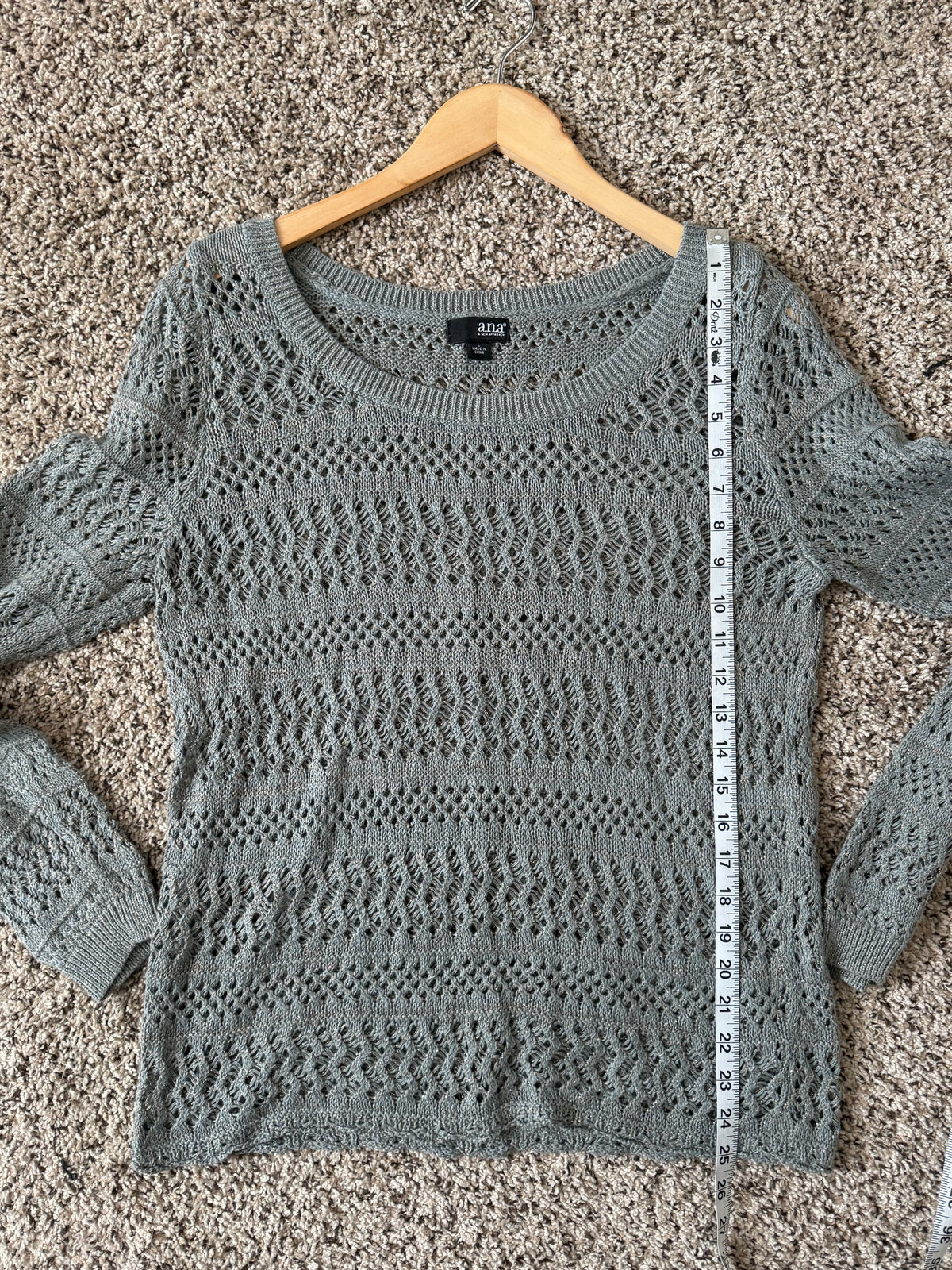 A.N.A 54% Ramie 40% Cotton 6% Other Fibers L Grey with Gold Metallic Sparkly Sweater