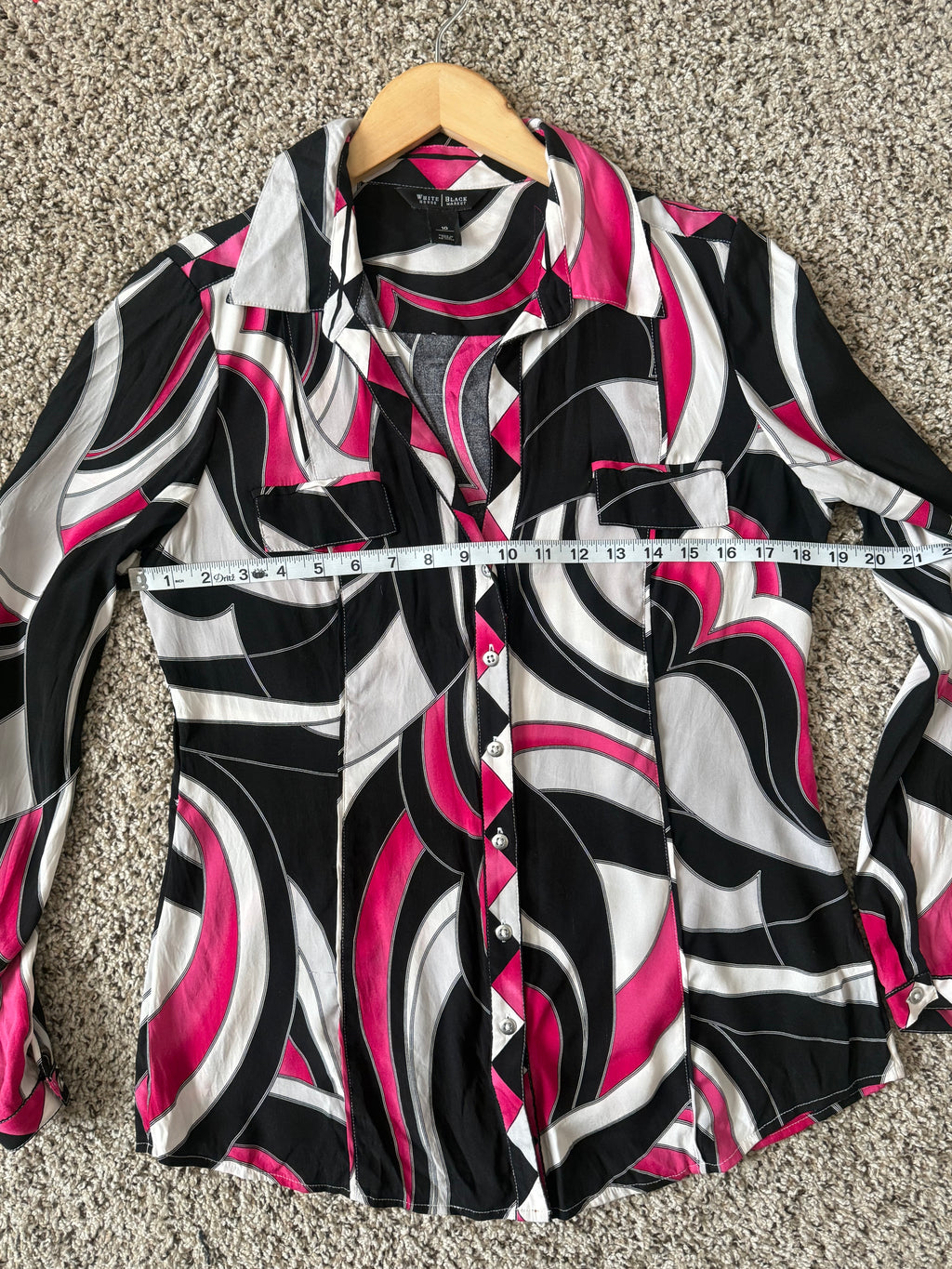 White House Black Market 100% Silk Size 10 Magenta Black and White Patterned Long Sleeve Button Down