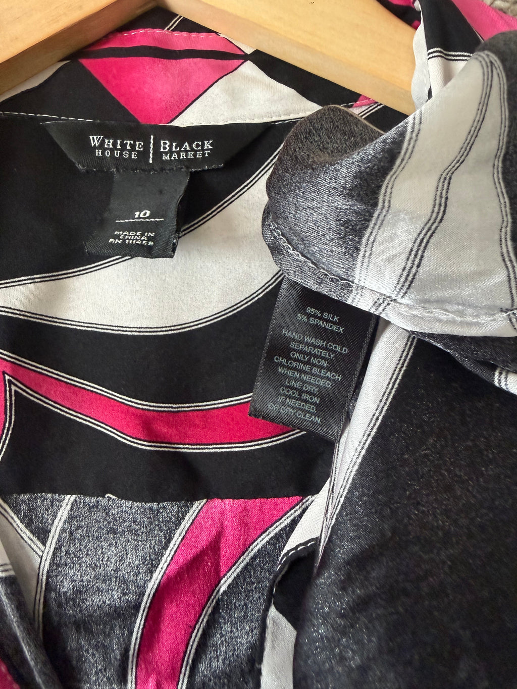 White House Black Market 100% Silk Size 10 Magenta Black and White Patterned Long Sleeve Button Down