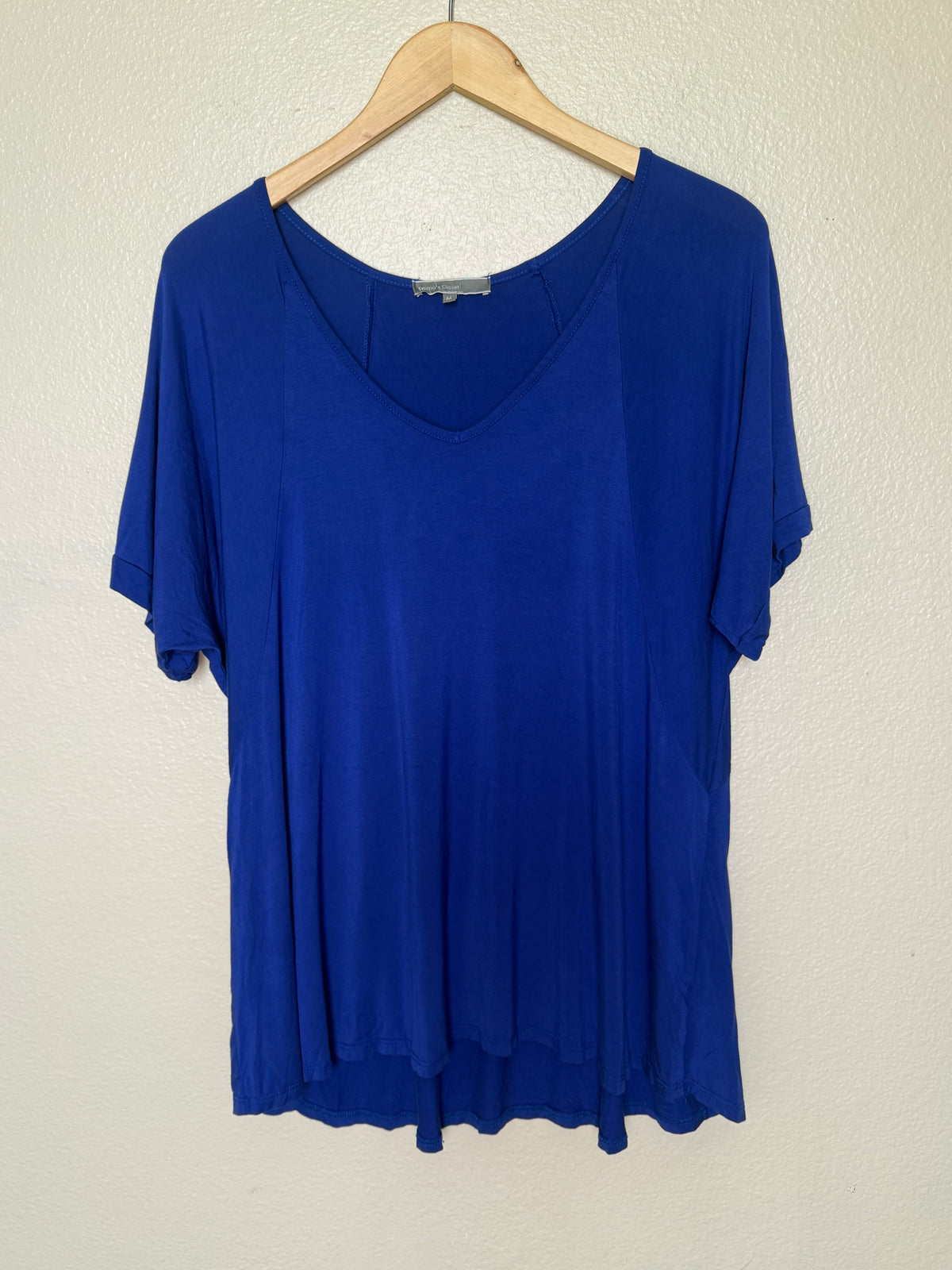 Emma's Closet 95% Modal 5% Spandex M Royal Blue V-Neck Short Sleeve