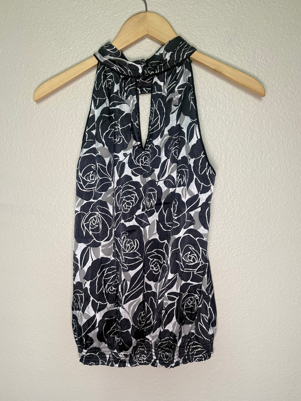 White House Black Market 73% Rayon 27% Silk S White with Black Flower High Neck Halter Tank Top