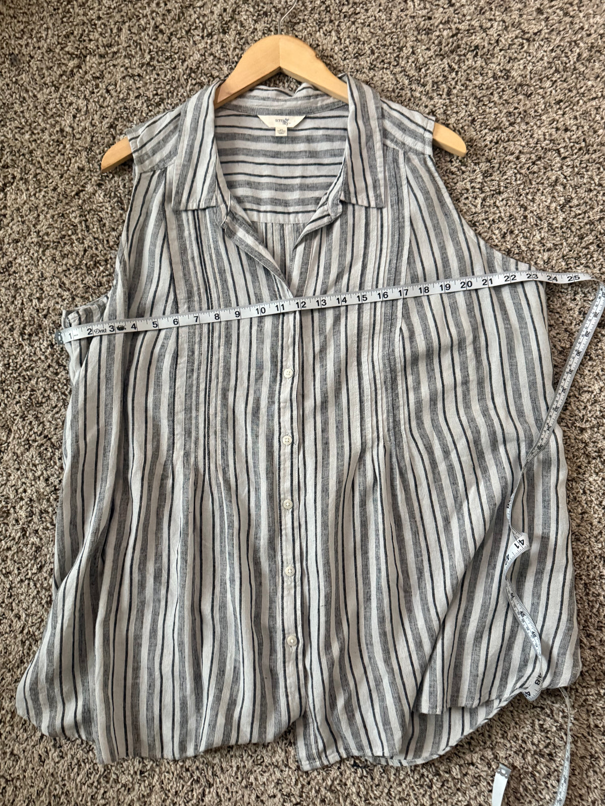 Terra & Sky 53% Linen 47% Lyocell 2X White and Grey Striped Collared Button Down Tank Top