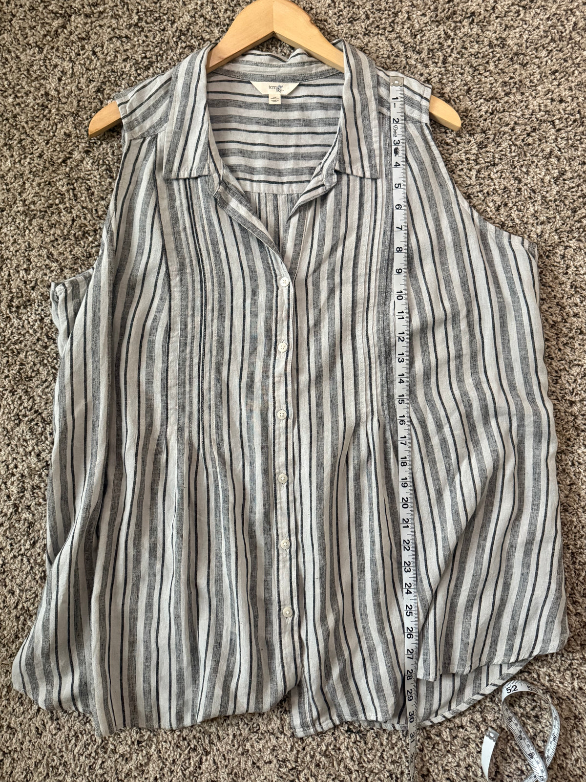 Terra & Sky 53% Linen 47% Lyocell 2X White and Grey Striped Collared Button Down Tank Top