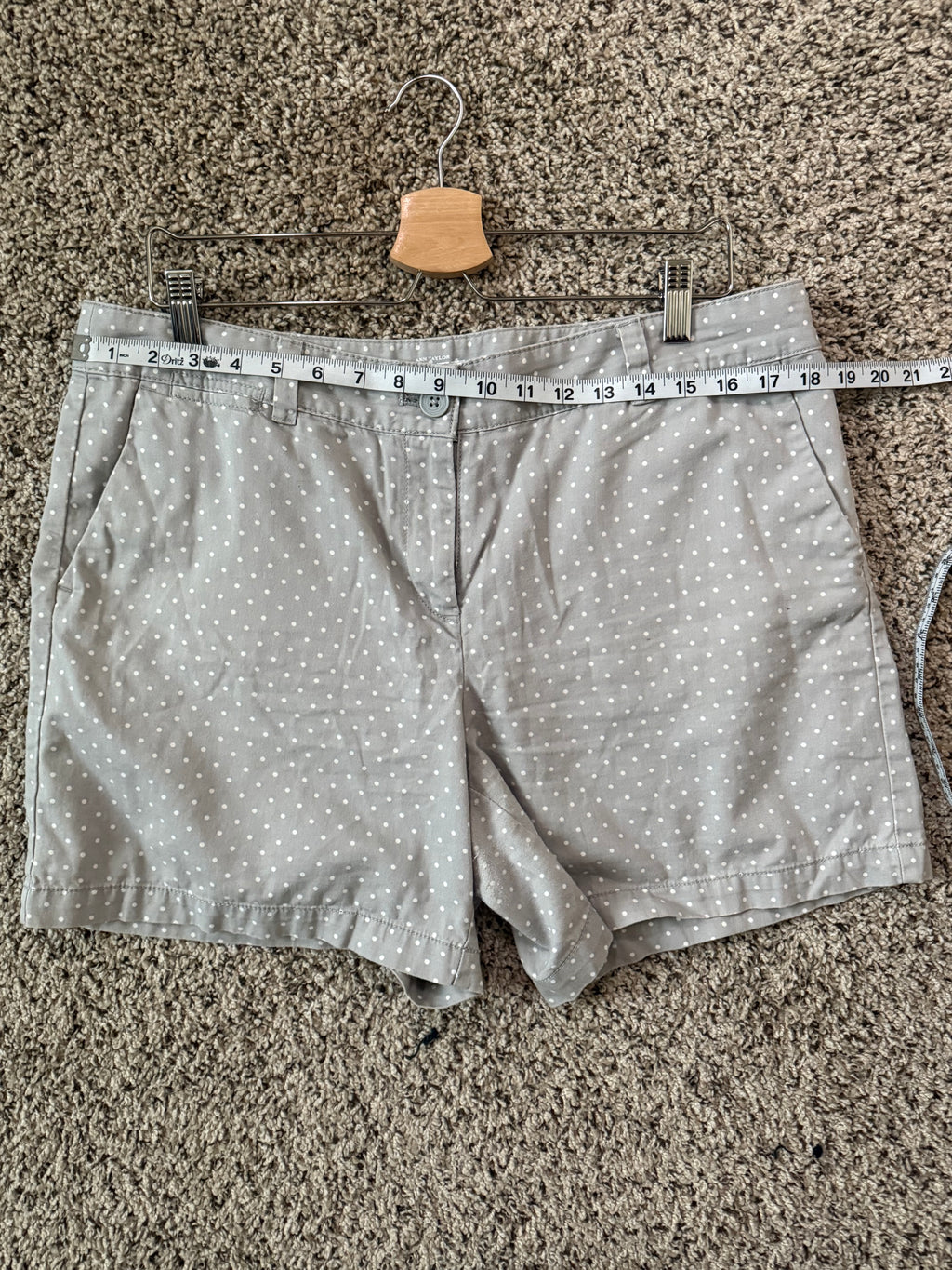 Loft 100% Cotton Size 12 Light Grey Polka Dot Shorts