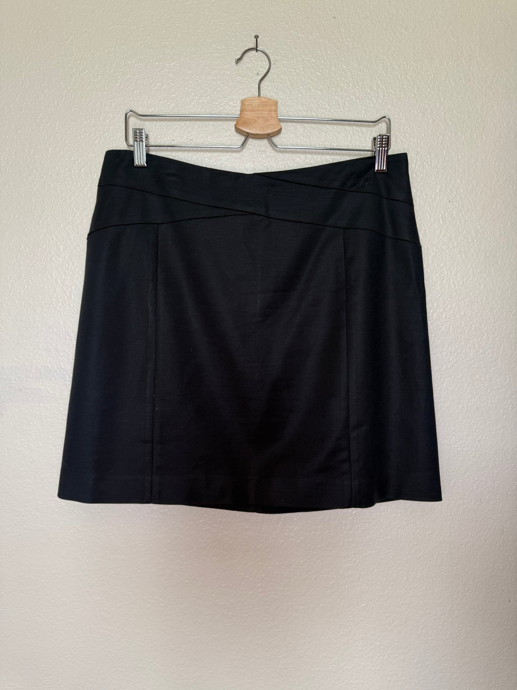 Banana Republic 57% Cotton 39% Modal 4% Lycra Spandex Size 12 Black Mini Skirt