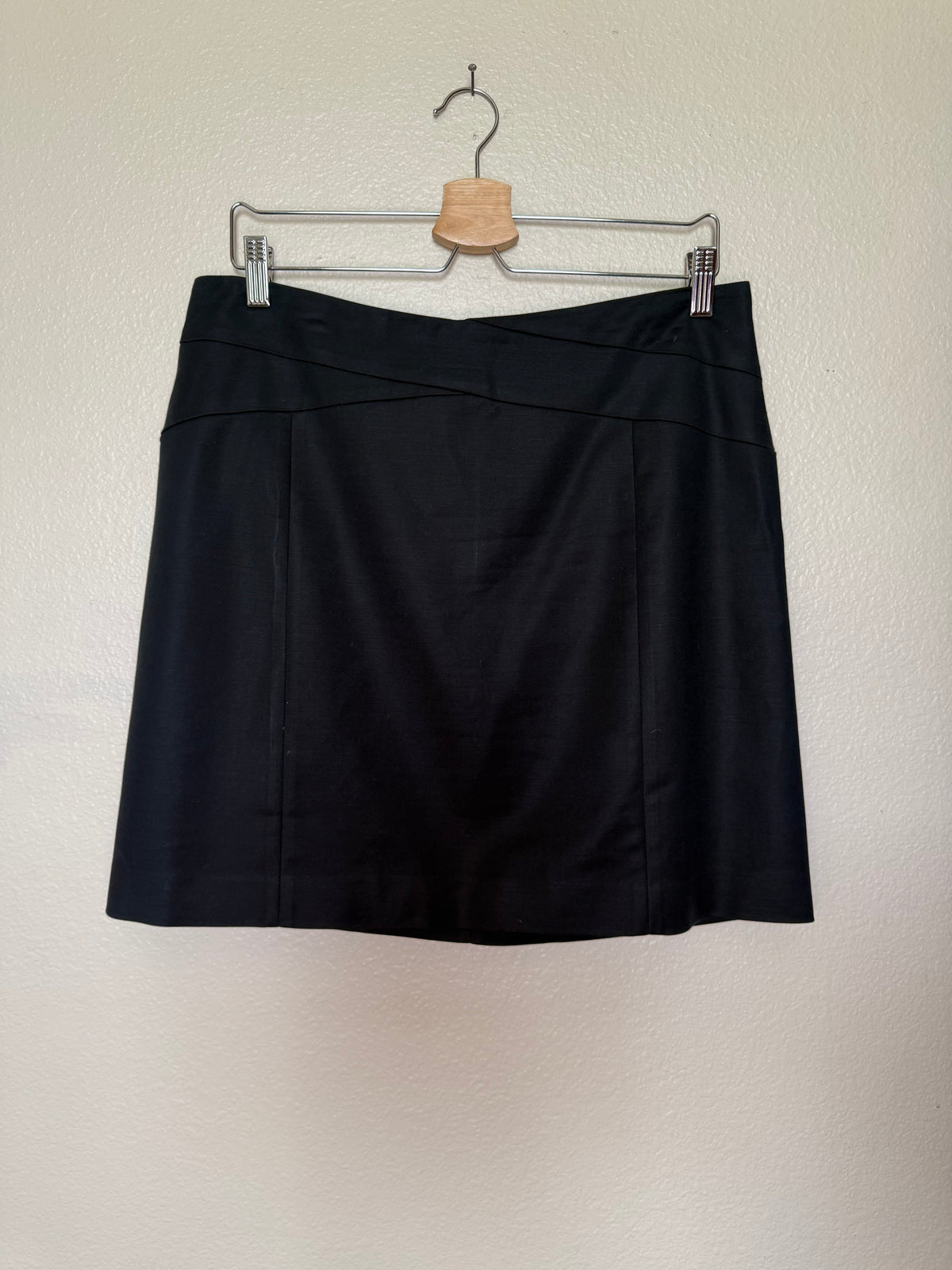Banana Republic 57% Cotton 39% Modal 4% Lycra Spandex Size 12 Black Mini Skirt