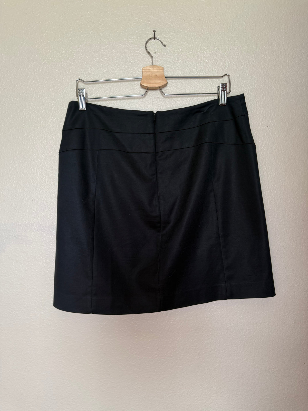 Banana Republic 57% Cotton 39% Modal 4% Lycra Spandex Size 12 Black Mini Skirt