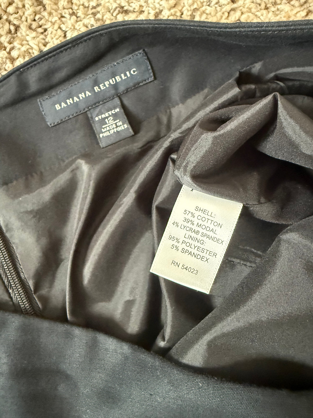 Banana Republic 57% Cotton 39% Modal 4% Lycra Spandex Size 12 Black Mini Skirt