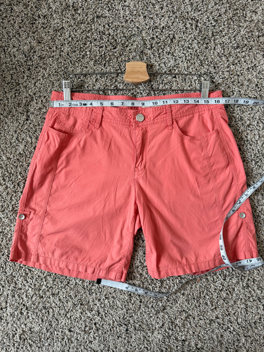 DKNY 98% Cotton 2% Spandex Size 10 Coral Mid Thigh Shorts