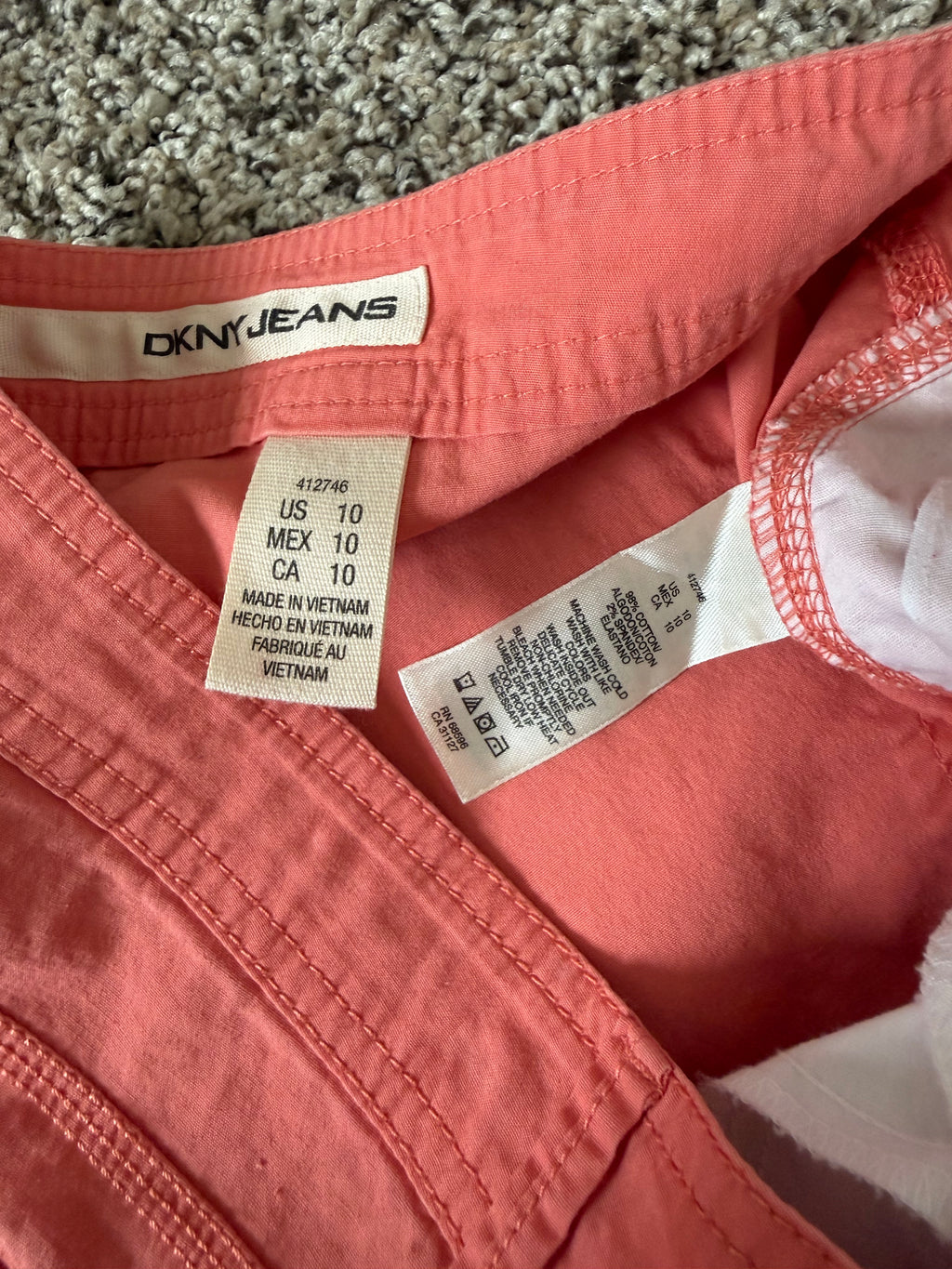 DKNY 98% Cotton 2% Spandex Size 10 Coral Mid Thigh Shorts