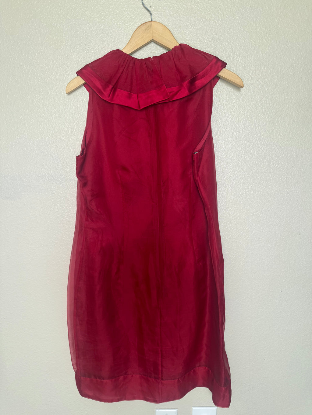 Taylor 100% Silk Size 10 Red Dress with Ruffle Collar