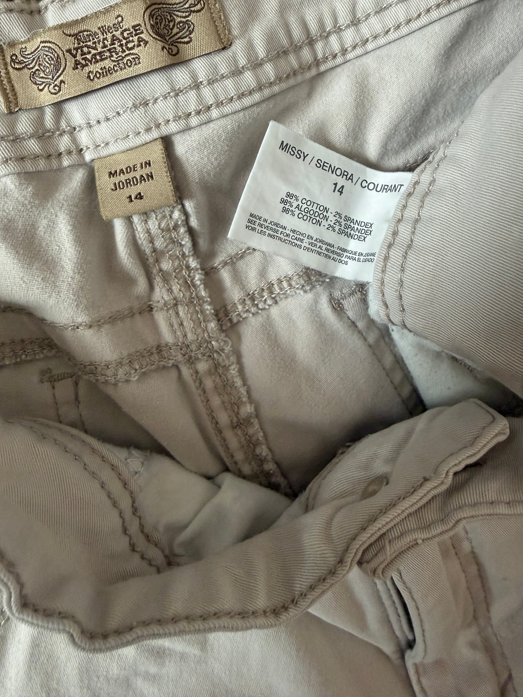 Nine West 98% Cotton 2% Spandex Size 14 Beige Bermuda Shorts