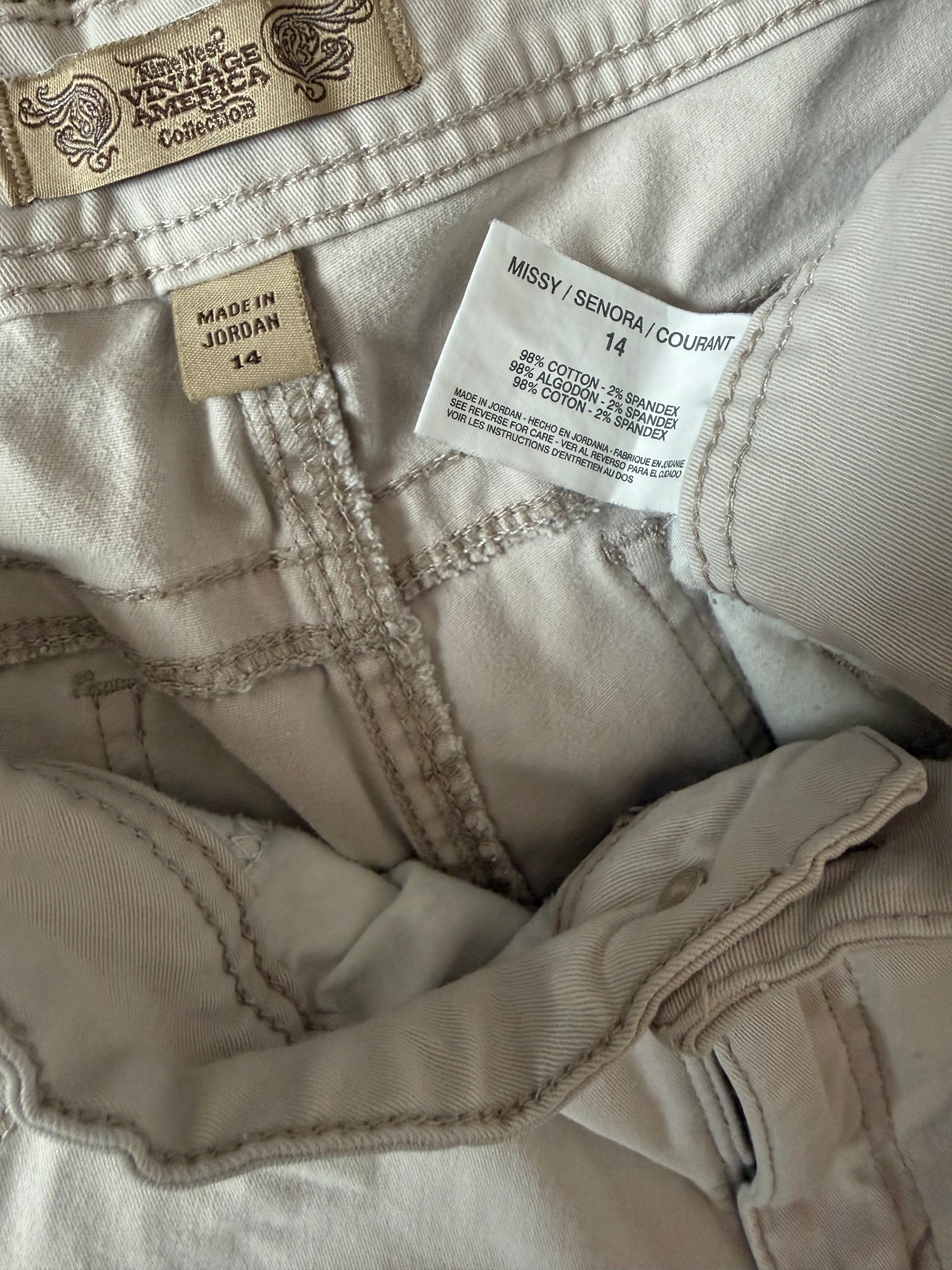 Nine West 98% Cotton 2% Spandex Size 14 Beige Bermuda Shorts