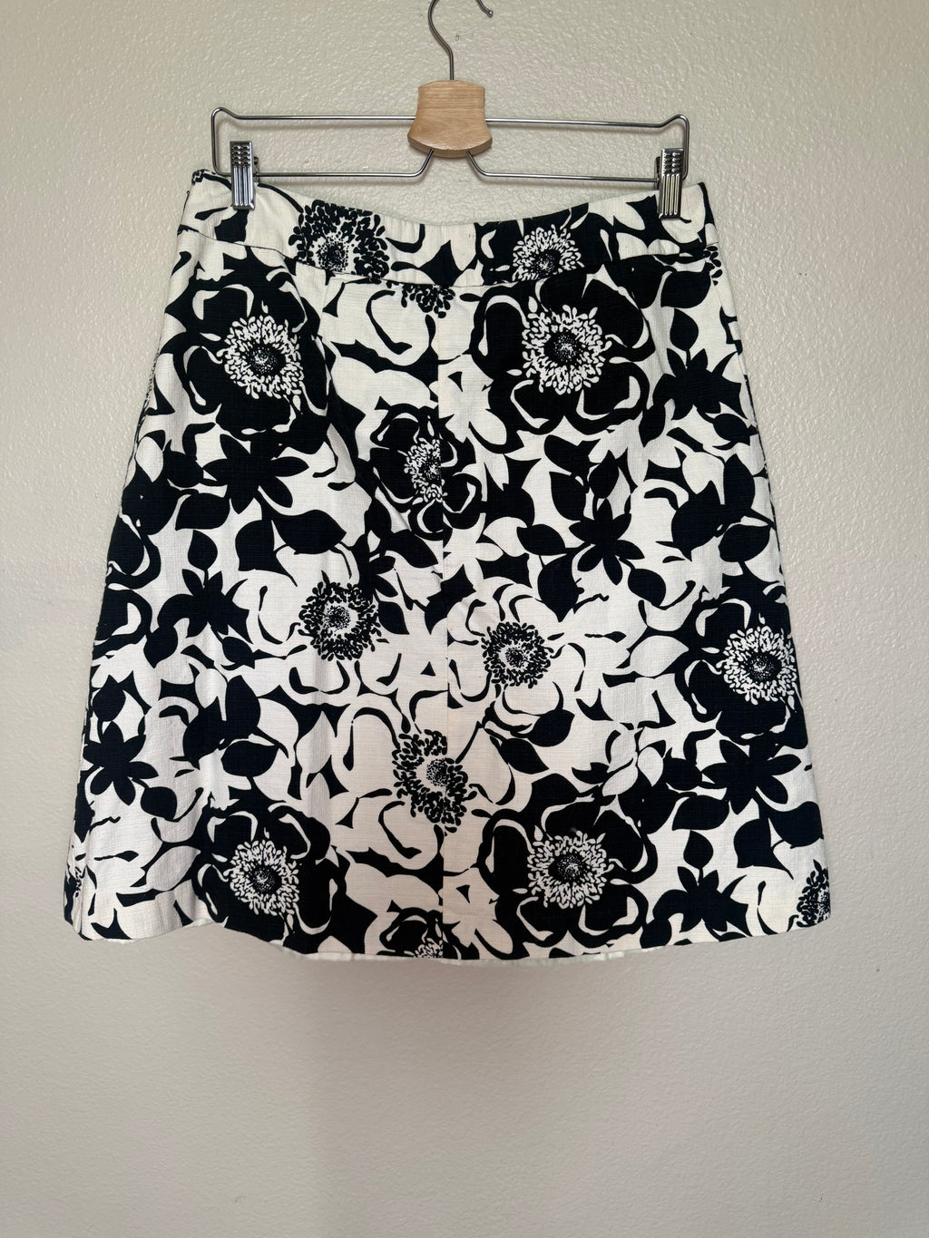 Merona 100% Cotton Size 10 Black and White Flowered A-Line Skirt