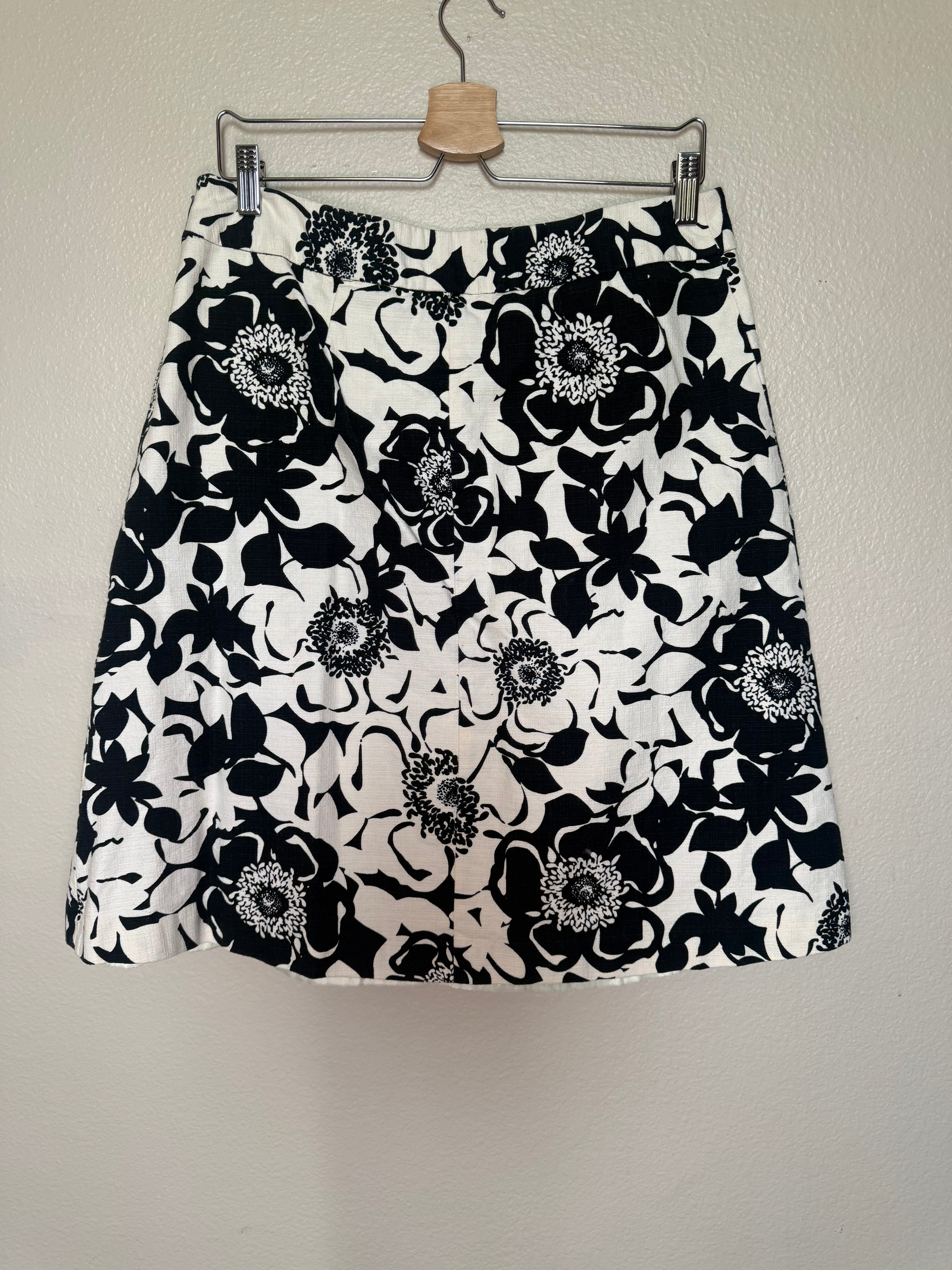 Merona 100% Cotton Size 10 Black and White Flowered A-Line Skirt