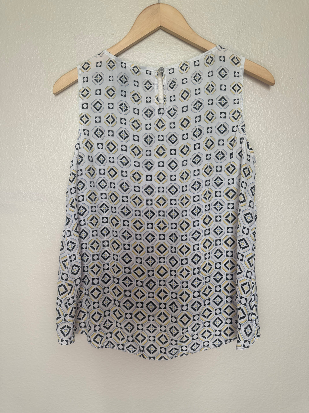 White House Black Market 100% Silk XS White Tank Top with Black and Yellow Designs