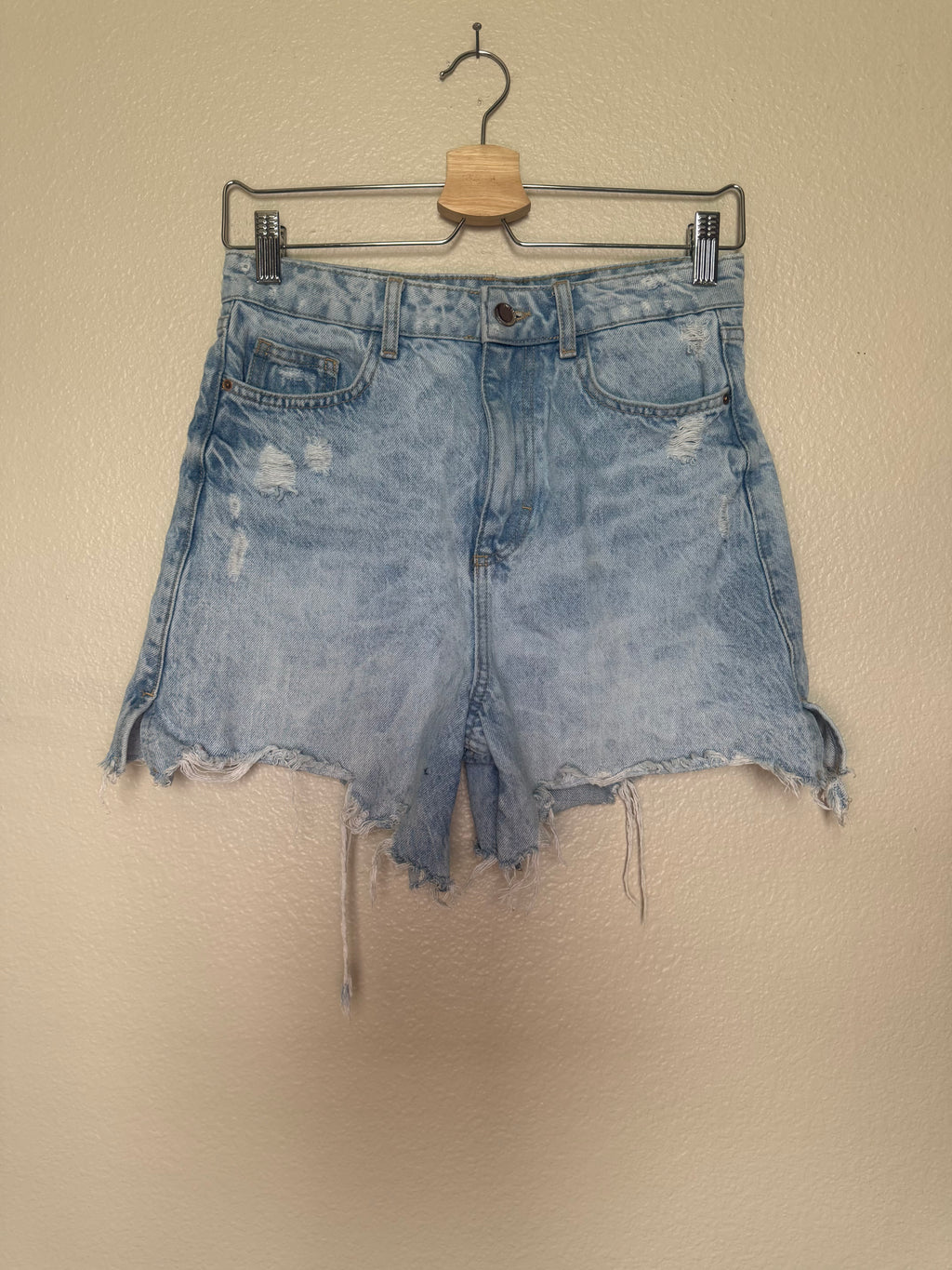 Zara 100% Cotton Size 4 Light Wash Denim Shorts