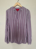 Jennifer Lopez 97% Rayon 3% Other Fibers L Lavendar and Metalic Silver Long Sleeve V-Neck