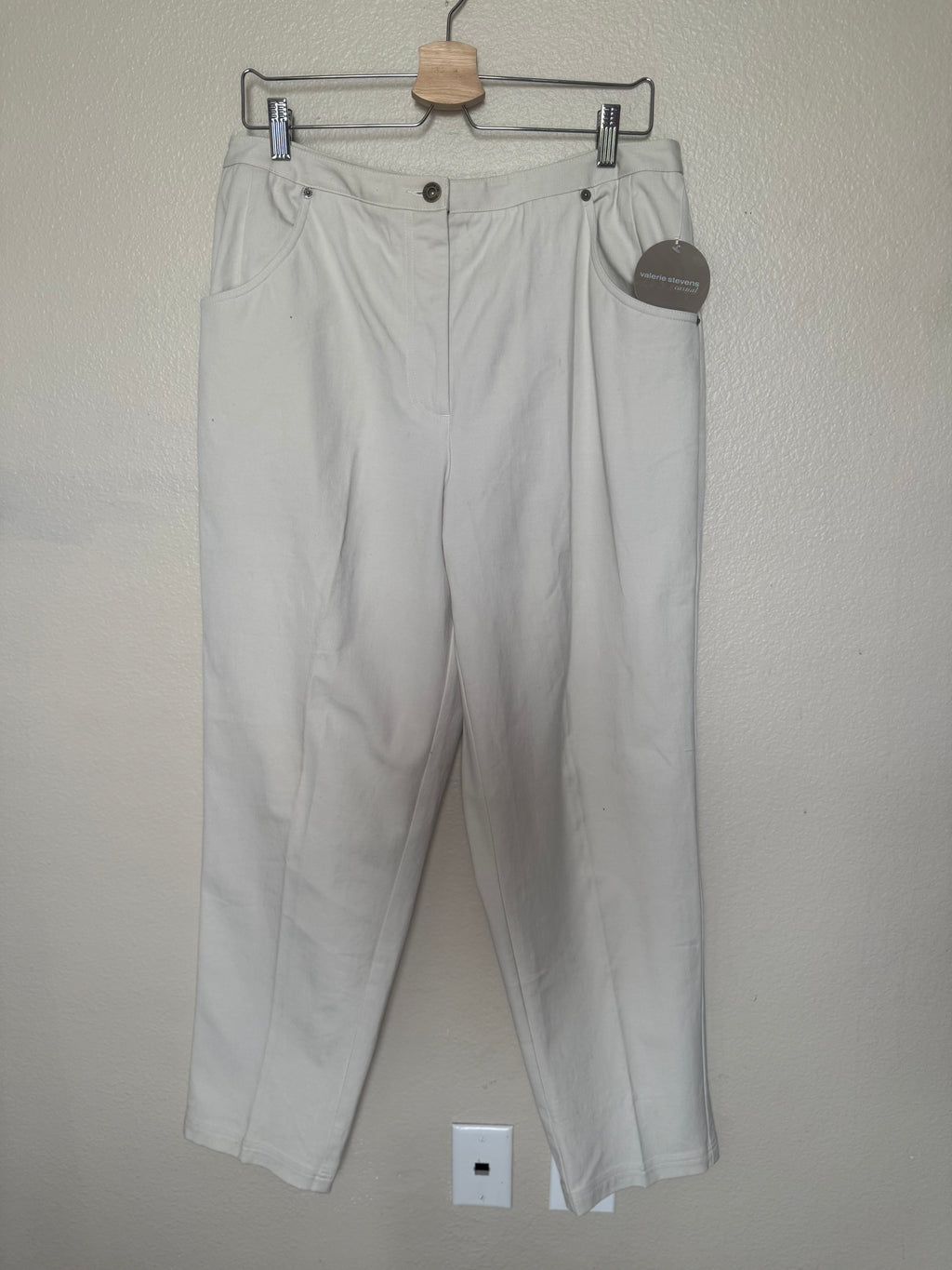 Valerie Stevens 96% Cotton 4% Lycra Size 16W Off White Tapered Leg Pants