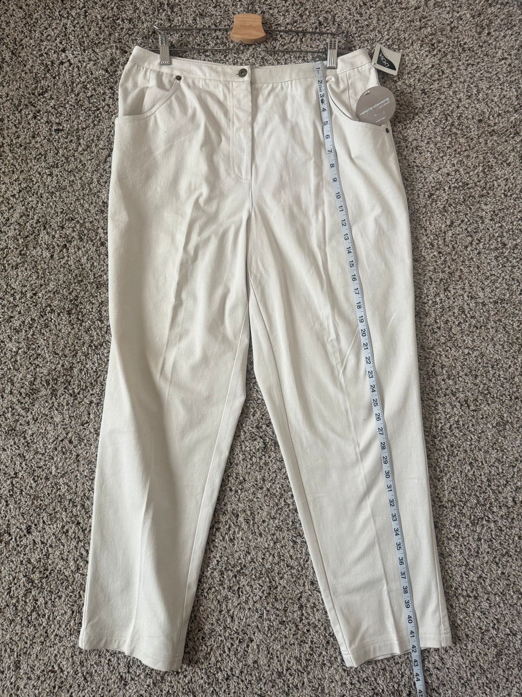 Valerie Stevens 96% Cotton 4% Lycra Size 16W Off White Tapered Leg Pants