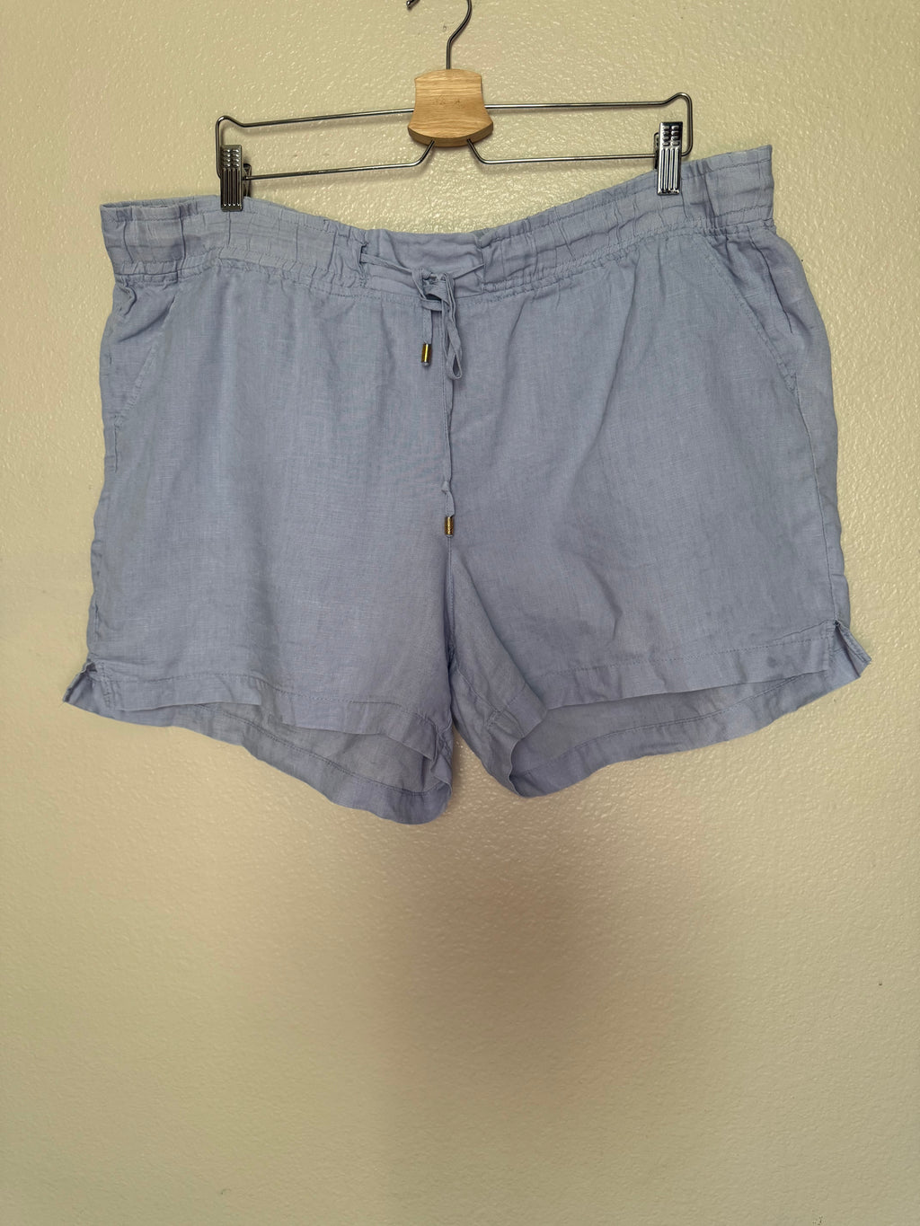 Company Ellen Tracy 100% Linen XL Light Blue Shorts