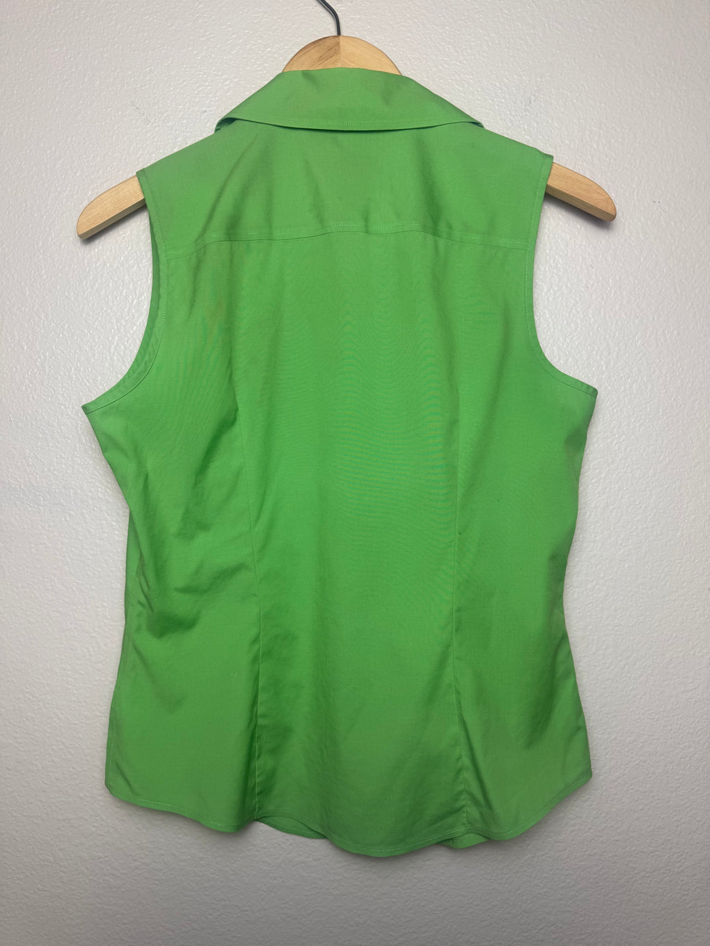 Talbots 96% Cotton 4% Spandex Size 6 Bright Green Collared Button Down Tank Top
