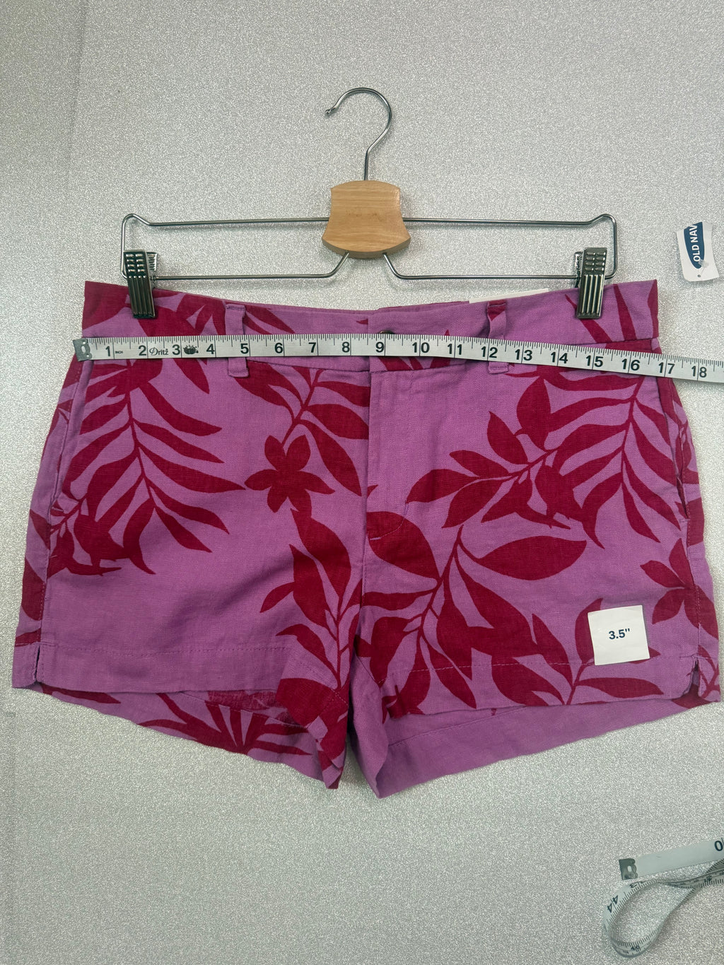 Old Navy 55% Linen/45% Rayon Viscose Size 8 Purple Plant Print Shorts
