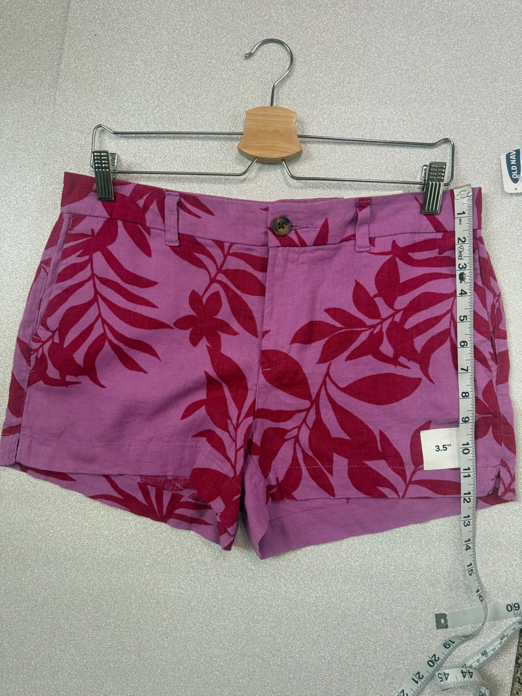 Old Navy 55% Linen/45% Rayon Viscose Size 8 Purple Plant Print Shorts
