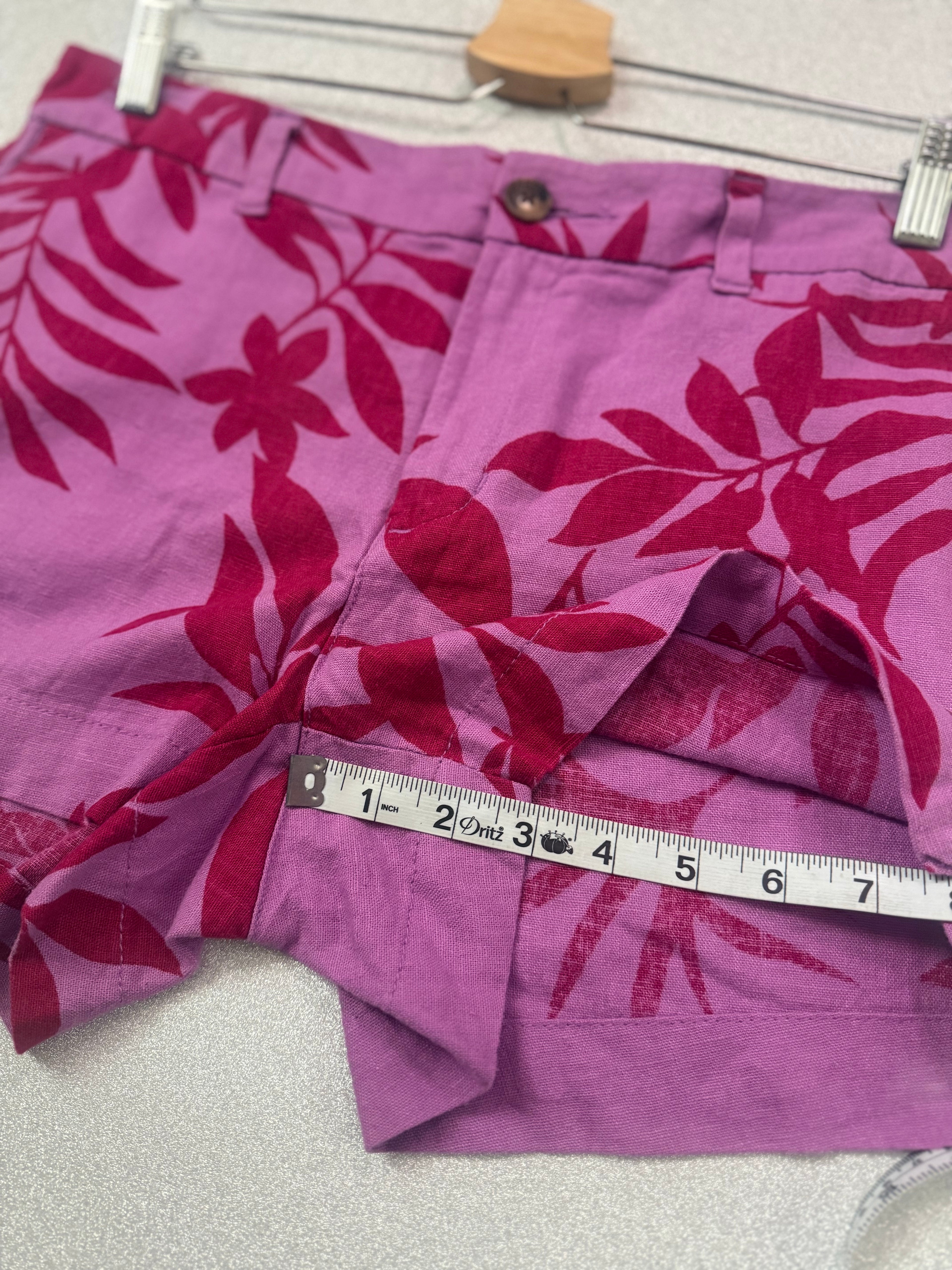 Old Navy 55% Linen/45% Rayon Viscose Size 8 Purple Plant Print Shorts