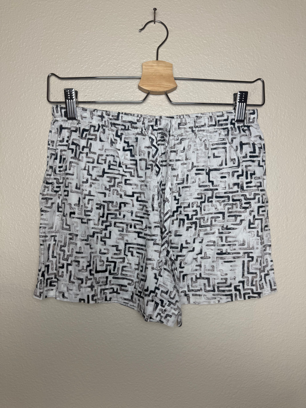 Natori 100% Cotton XS White with Black Maze Design Shorts