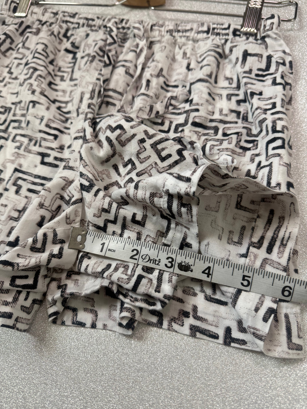 Natori 100% Cotton XS White with Black Maze Design Shorts