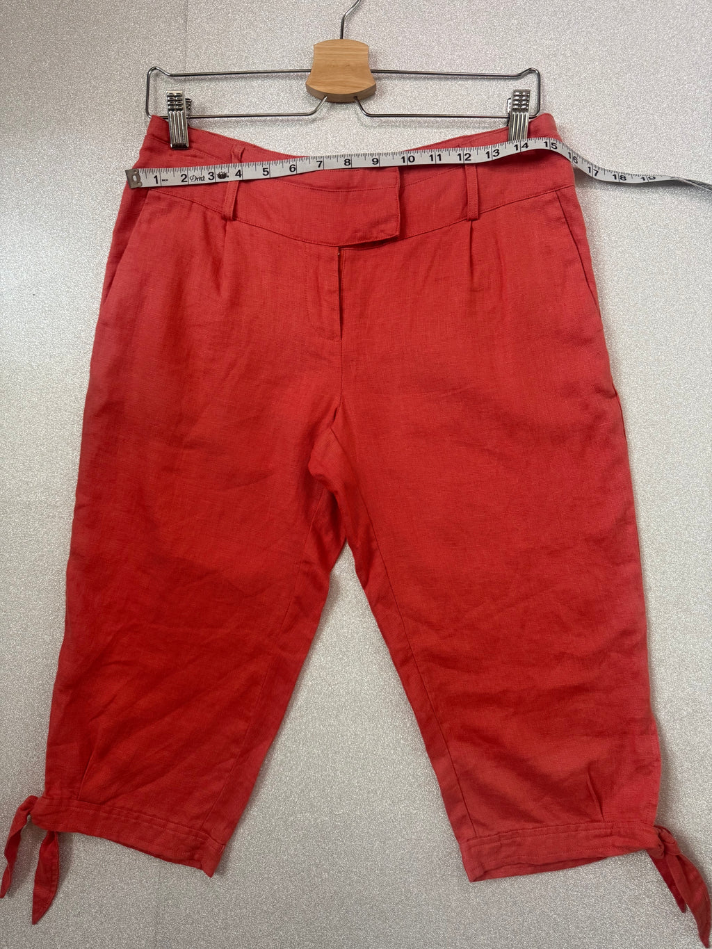 Zoe D 100% Linen Size 4 Coral-Orange Capris