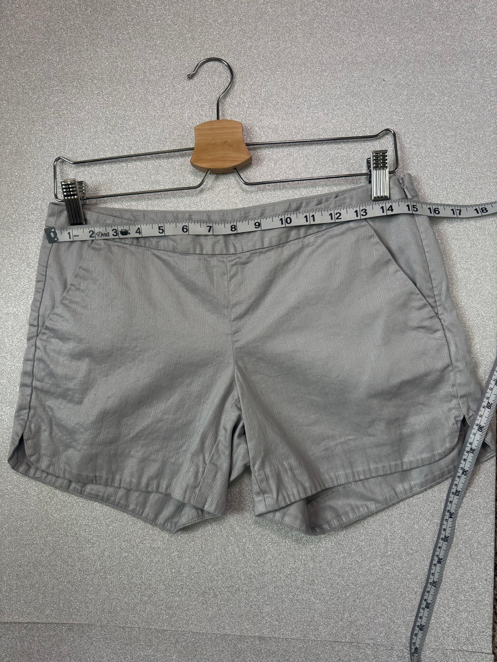 Lily Pulitzer 100% Cotton Size 2 Grey Shimmery Metallic Shorts
