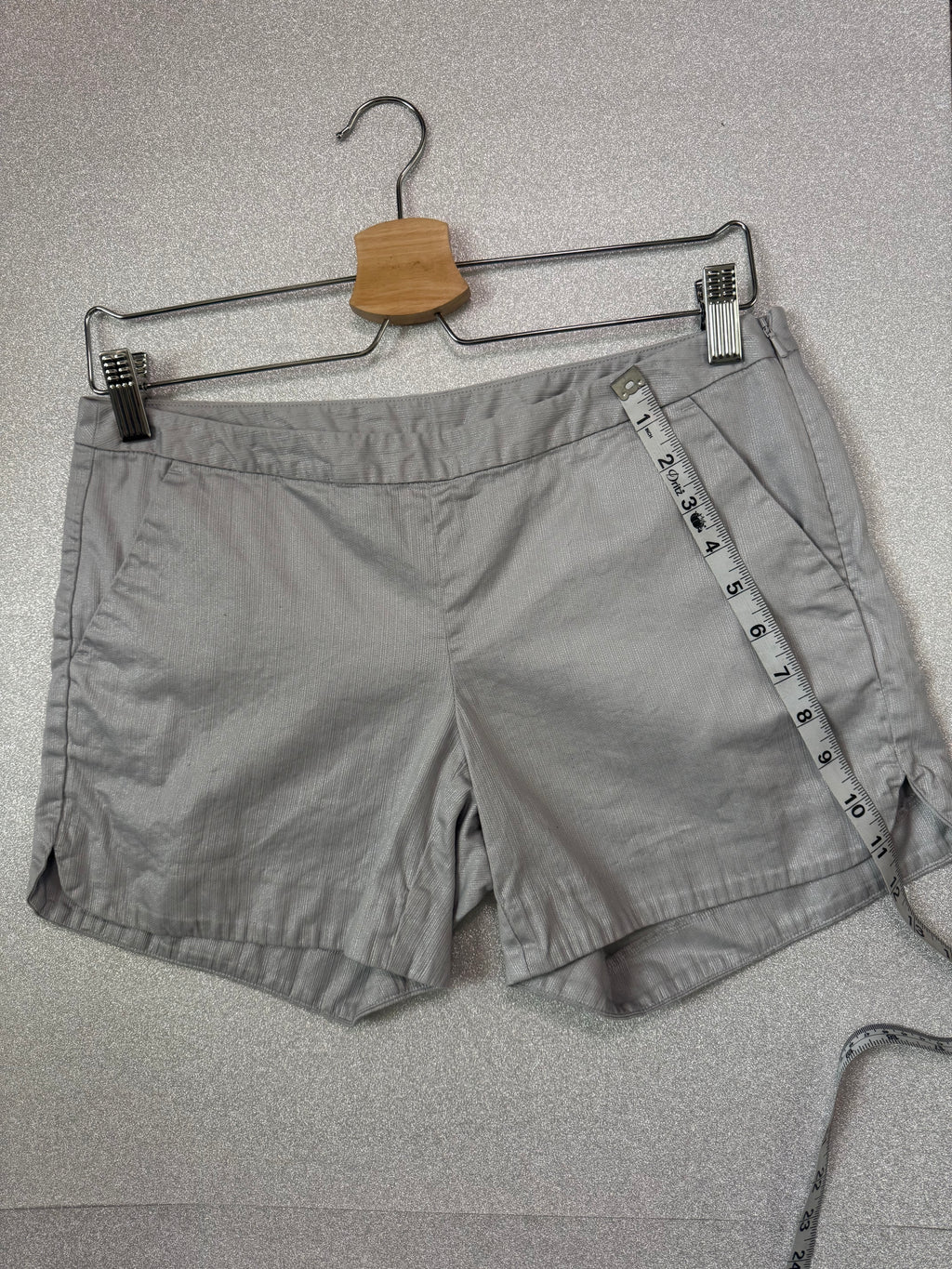 Lily Pulitzer 100% Cotton Size 2 Grey Shimmery Metallic Shorts