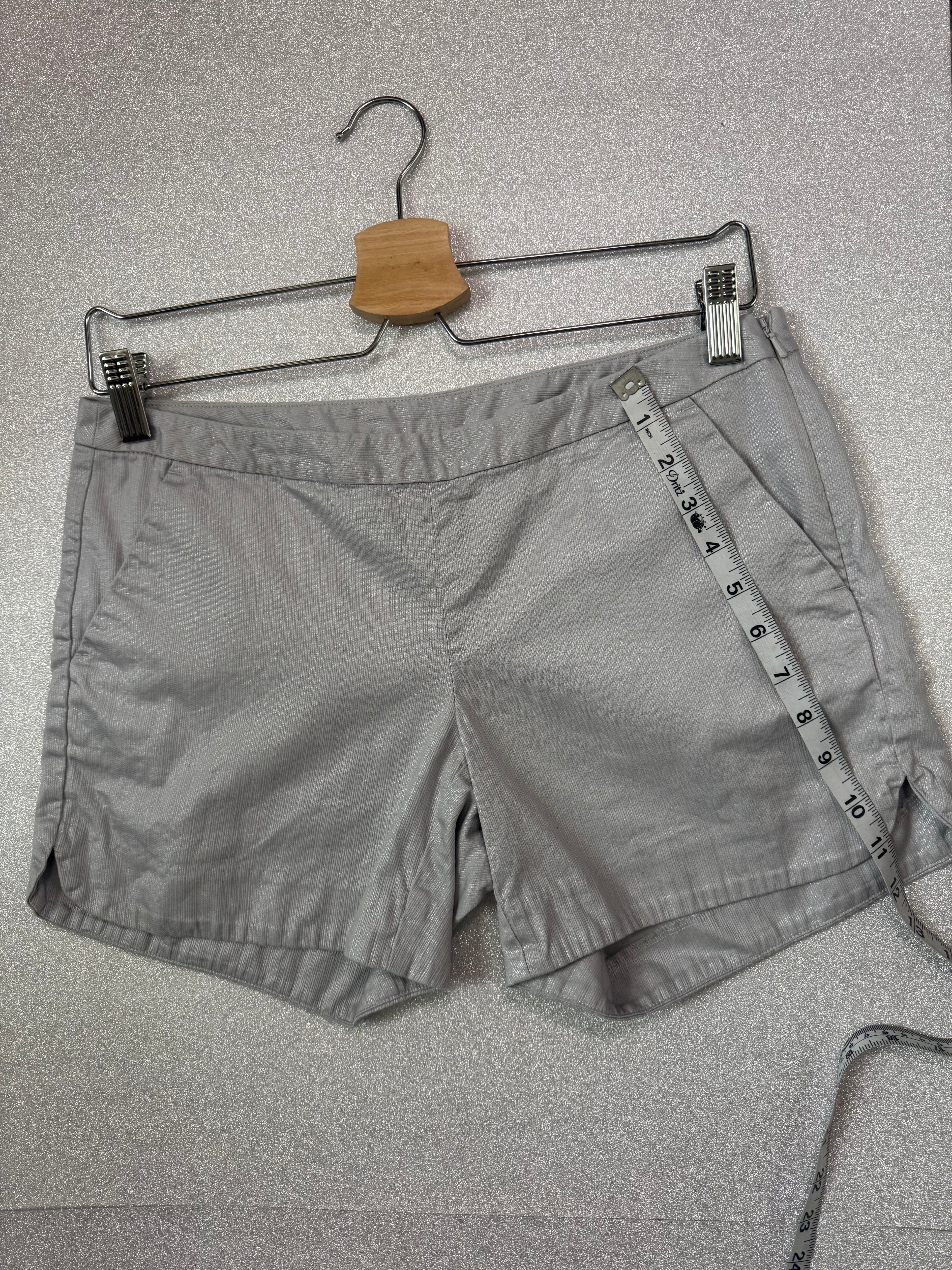 Lily Pulitzer 100% Cotton Size 2 Grey Shimmery Metallic Shorts