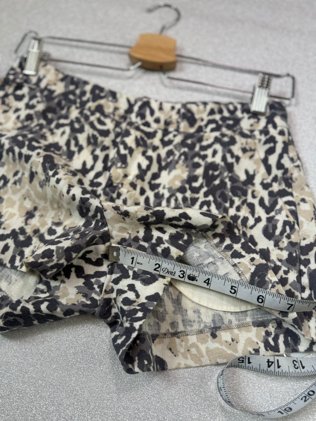 Joie 100% Linen Size 0 Cheetah Print Shorts