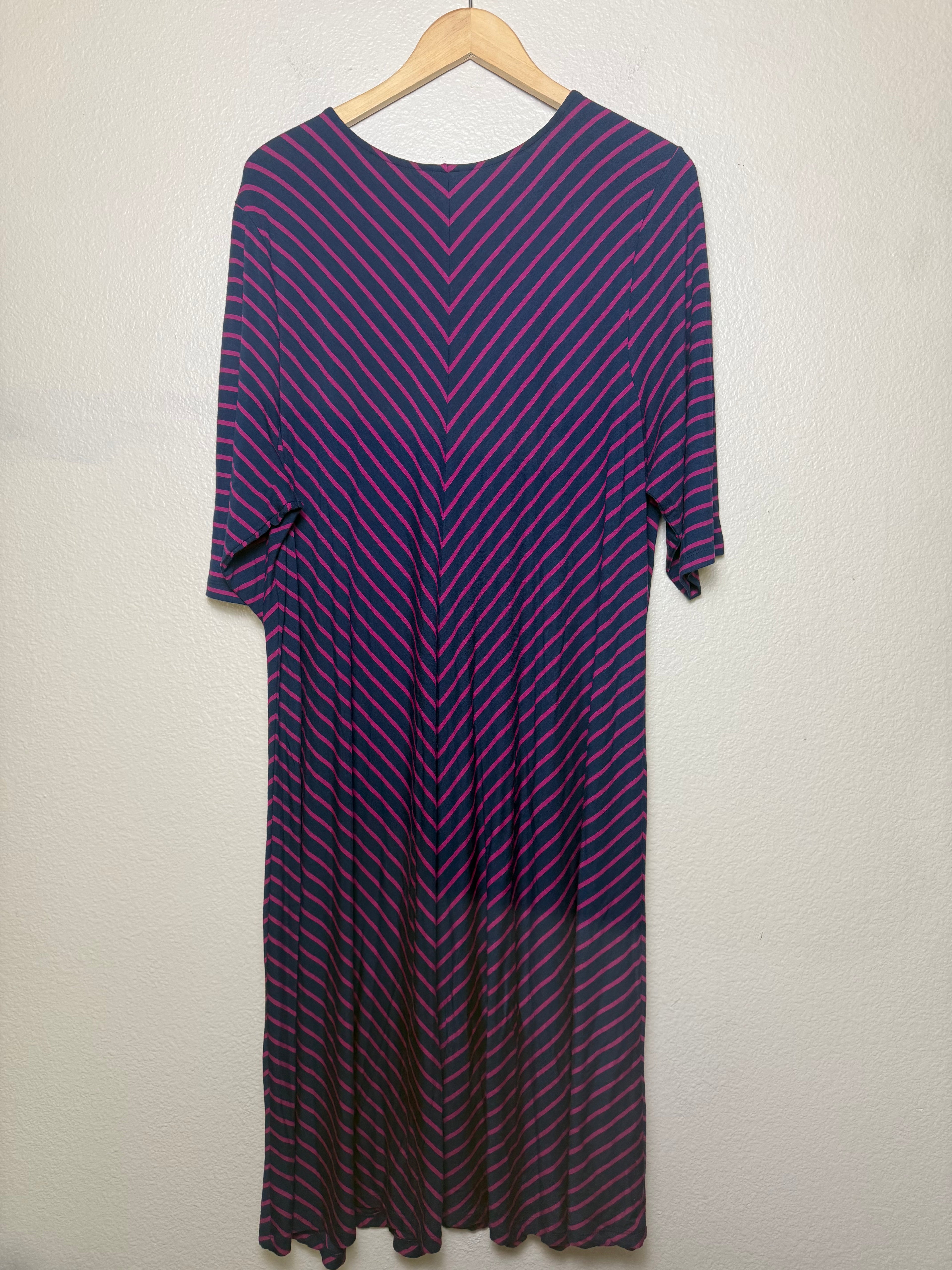 Catherines 95% Rayon 5% Spandex 2X Navy Blue with Magenta Stripes Midi Dress