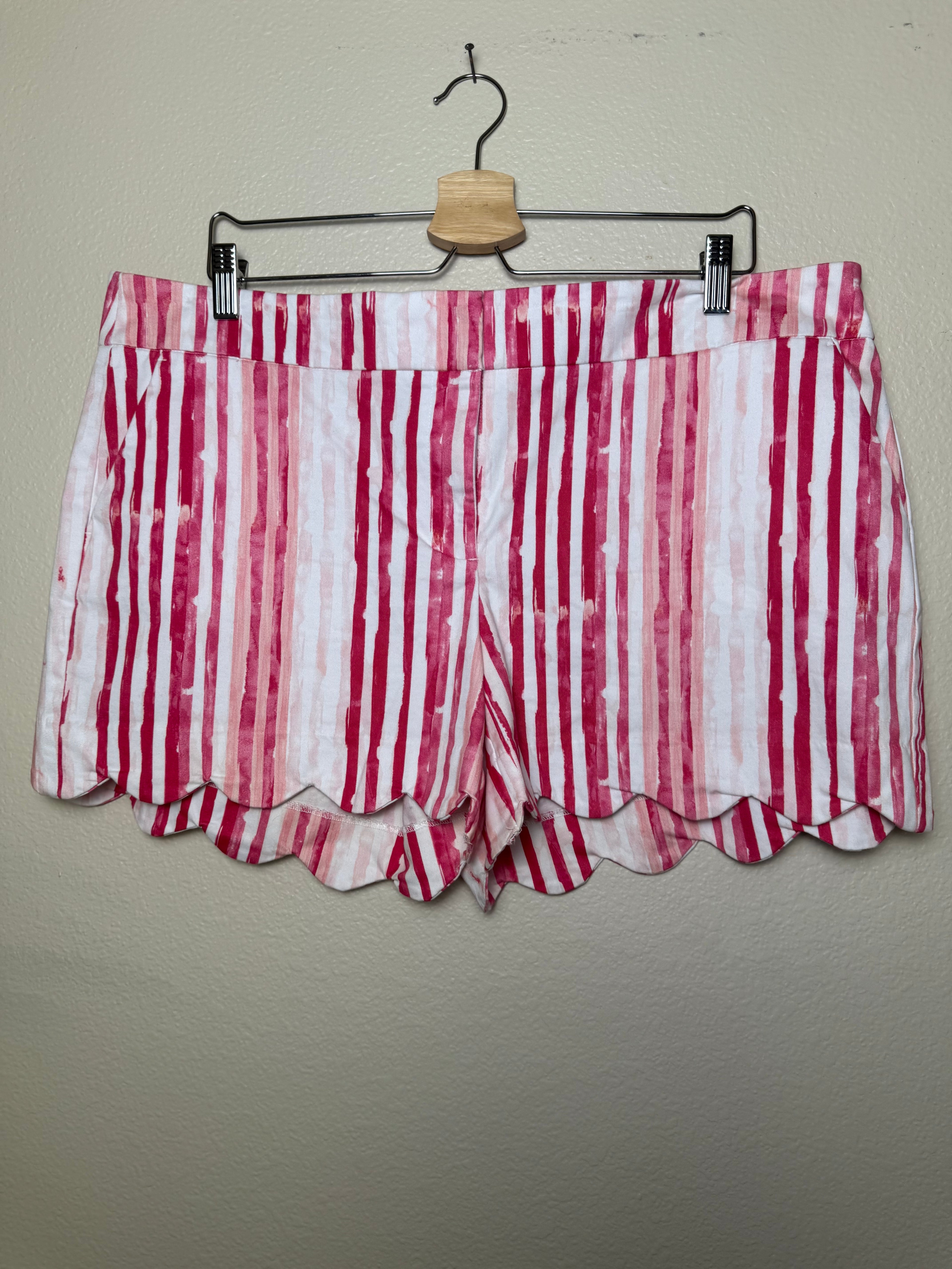 Crown & Ivy 98% Cotton 2% Spandex Size 16 Pink Red and White Striped Shorts with Scalloped Hem