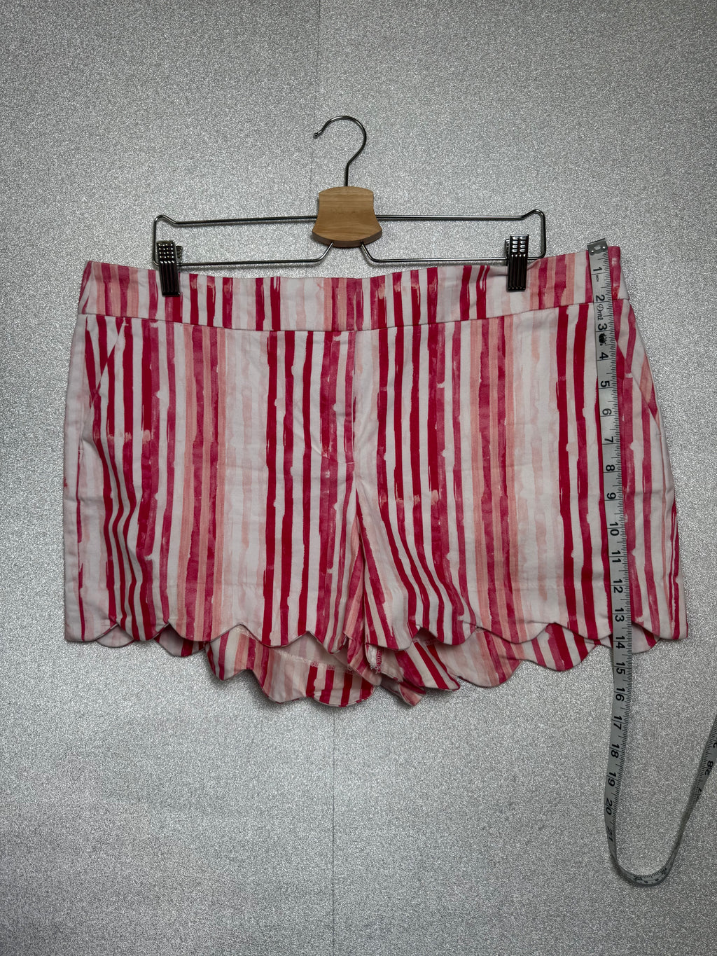 Crown & Ivy 98% Cotton 2% Spandex Size 16 Pink Red and White Striped Shorts with Scalloped Hem